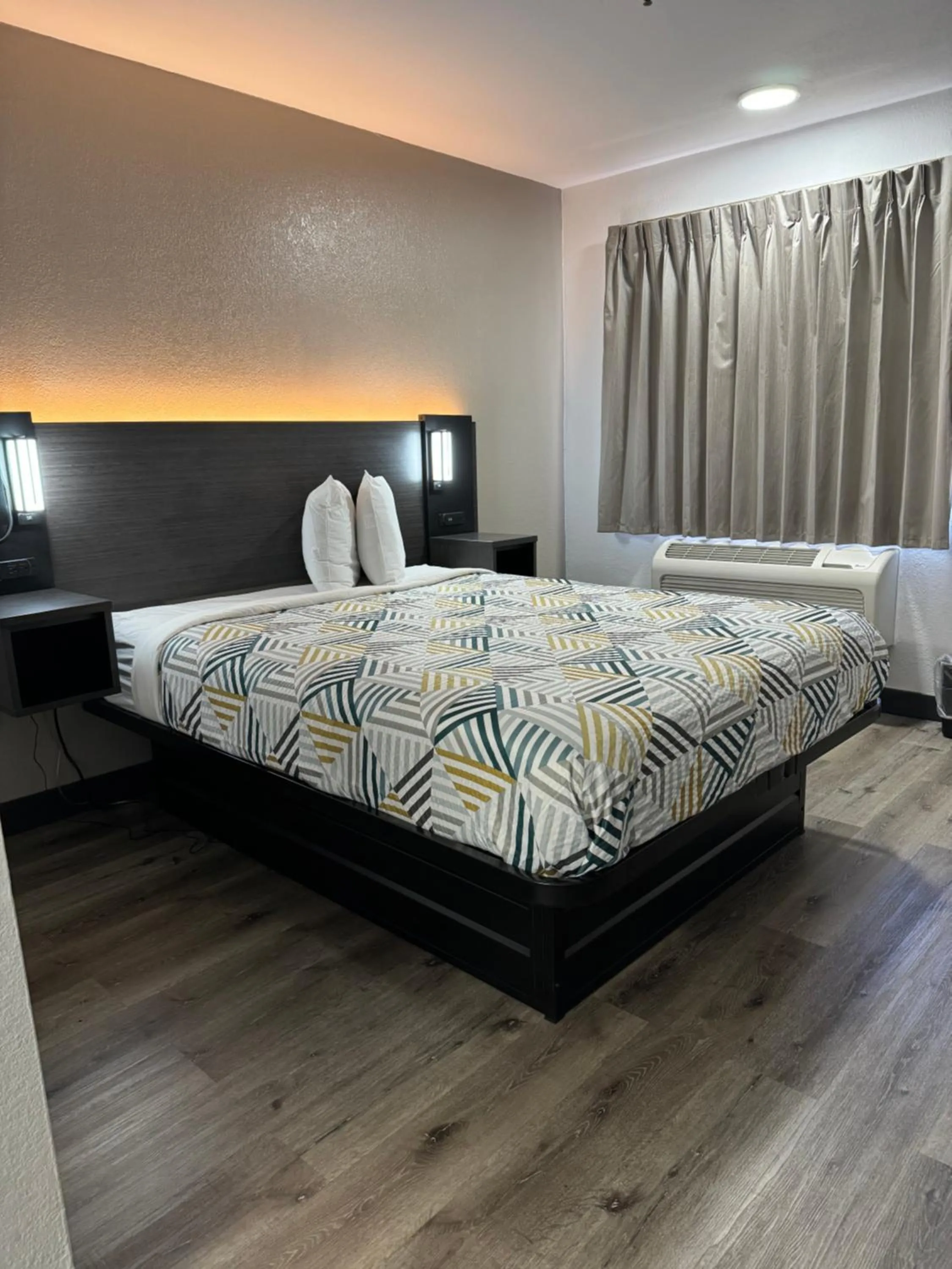 Bed in Motel 6-Bradenton, FL