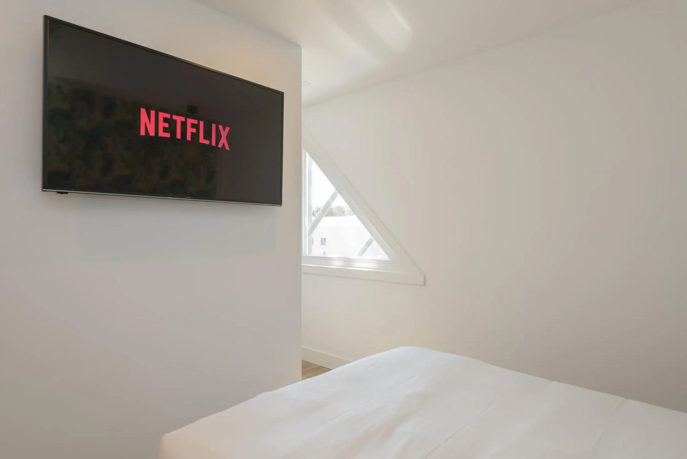 TV and multimedia, Bed in KYRIAD DIRECT TOULON OUEST - La Seyne sur Mer