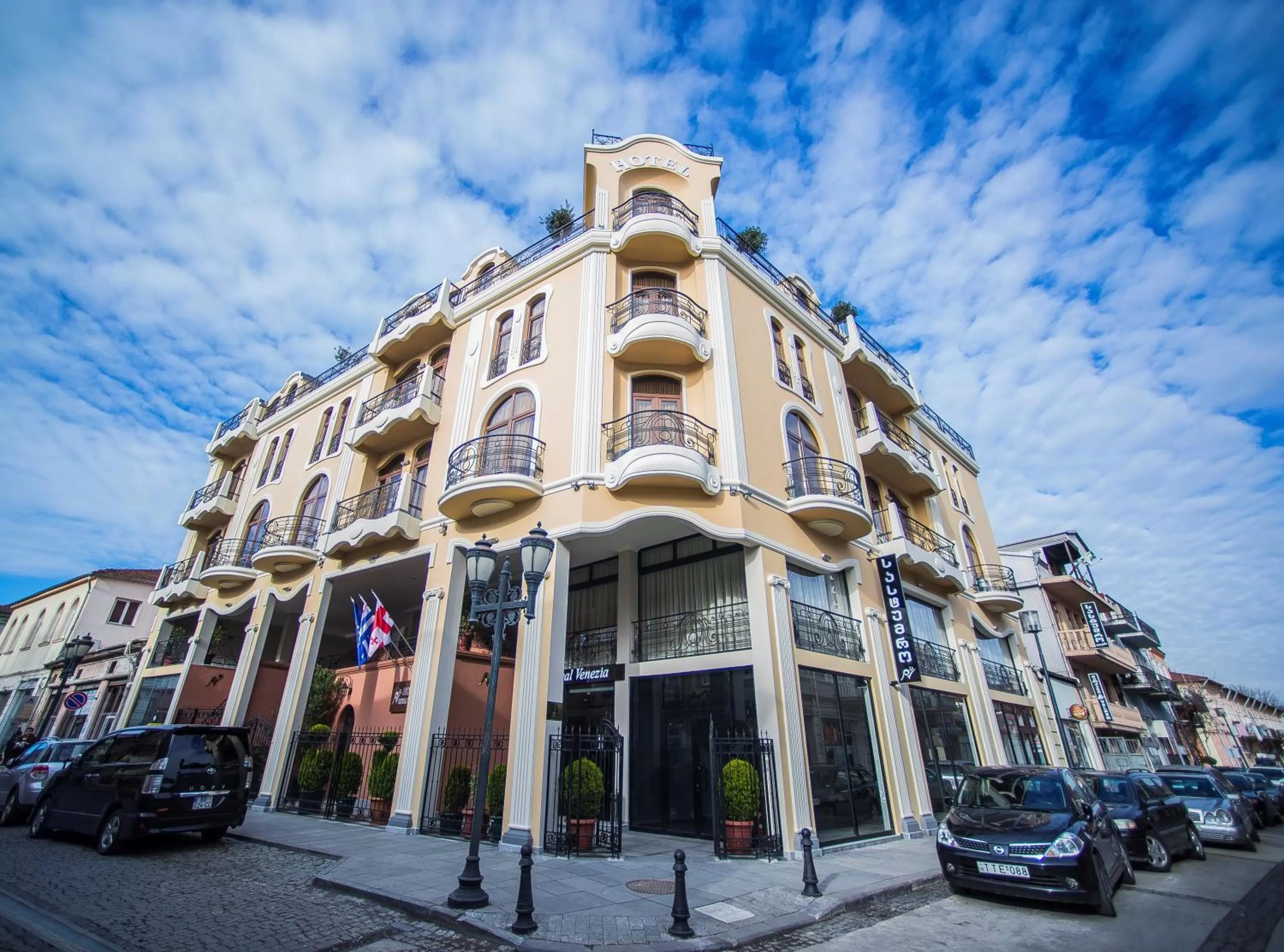 Facade/entrance in Royal Venezia Hotel