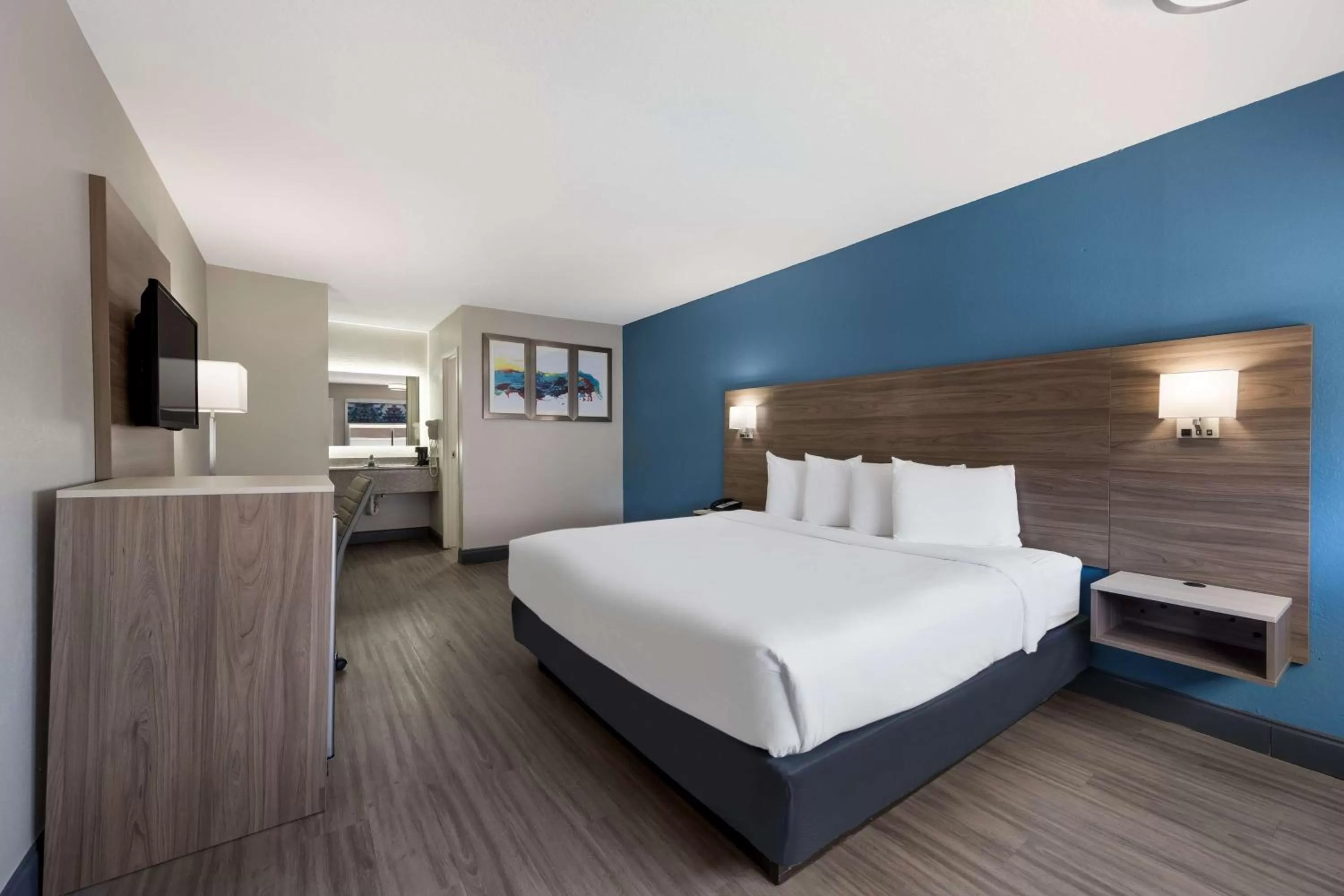 Bedroom, Bed in SureStay Hotel by Best Western Spring North Houston