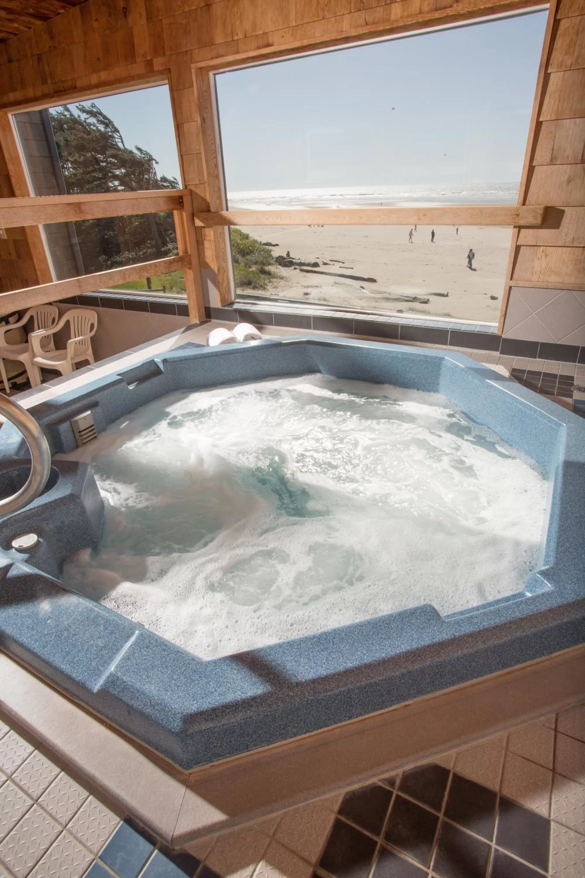 Hot Tub in Schooner's Cove Inn