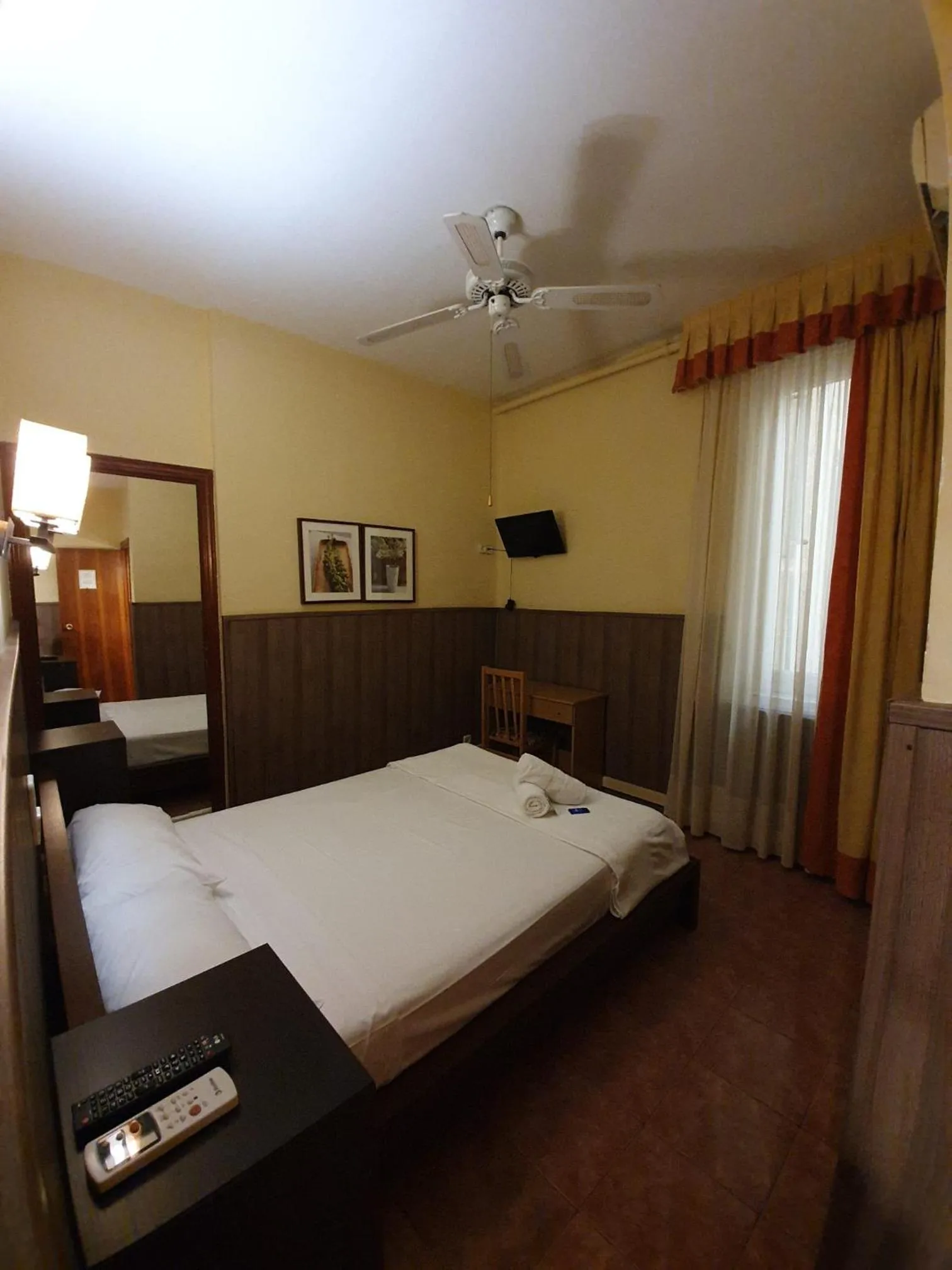 Bed in Hostal Oporto