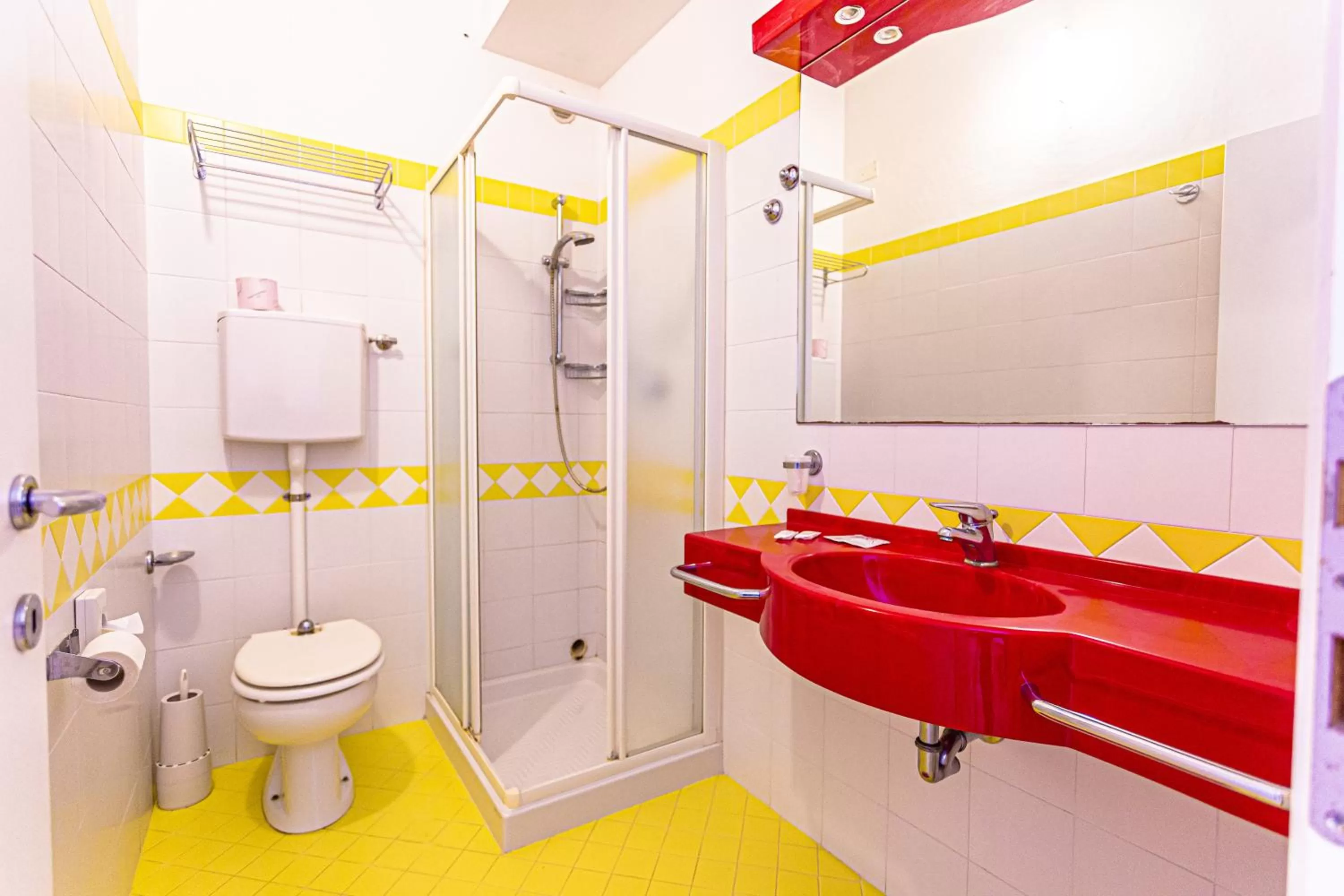 Shower in Hotel Continental