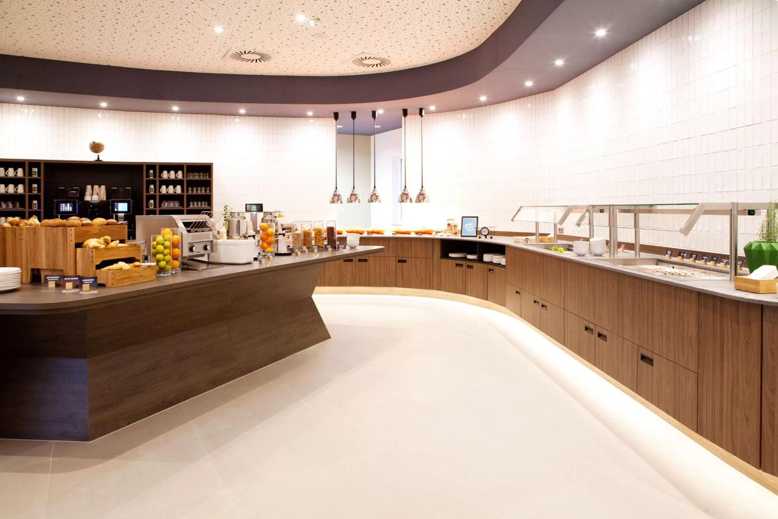 Breakfast in Hampton by Hilton Munich Airport South