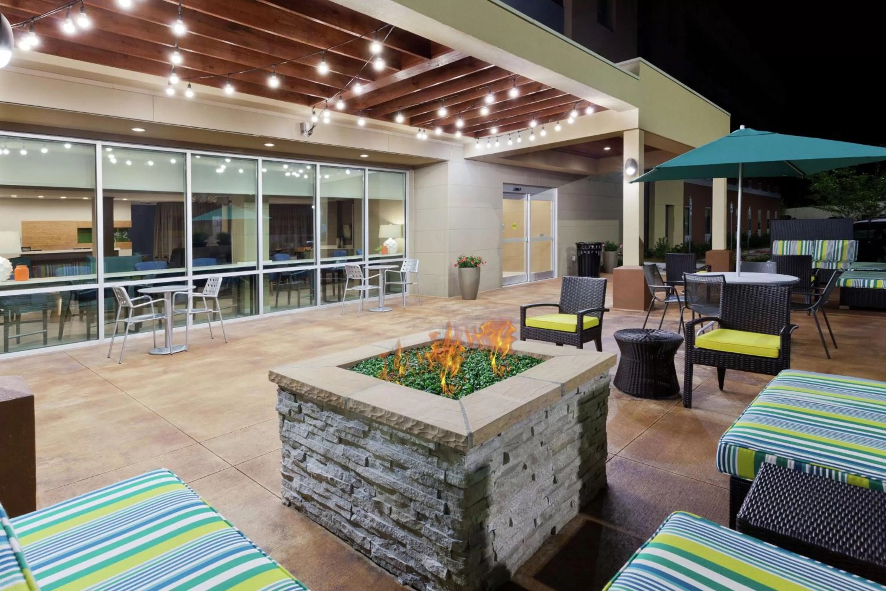 Patio in Home2 Suites By Hilton Birmingham Colonnade