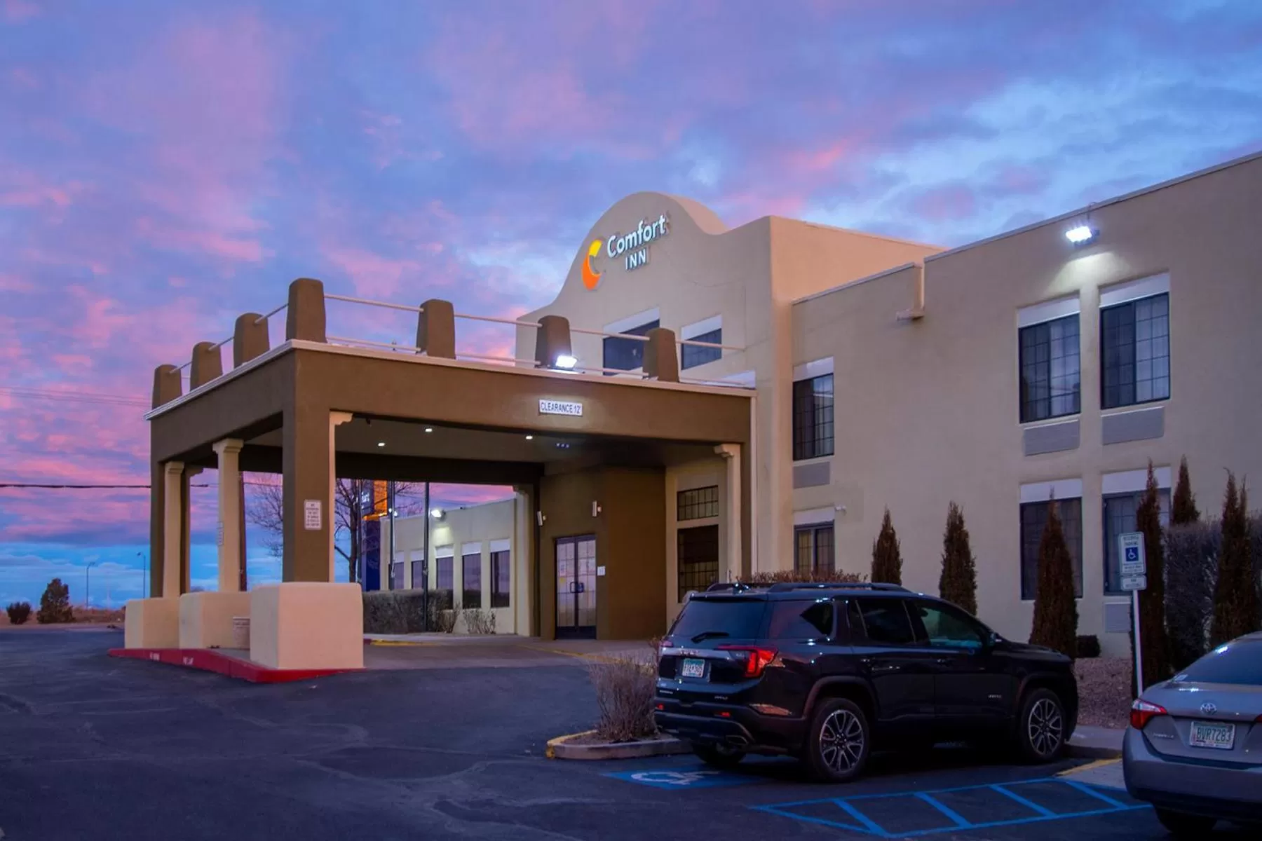 Facade/entrance in Comfort Inn Santa Fe