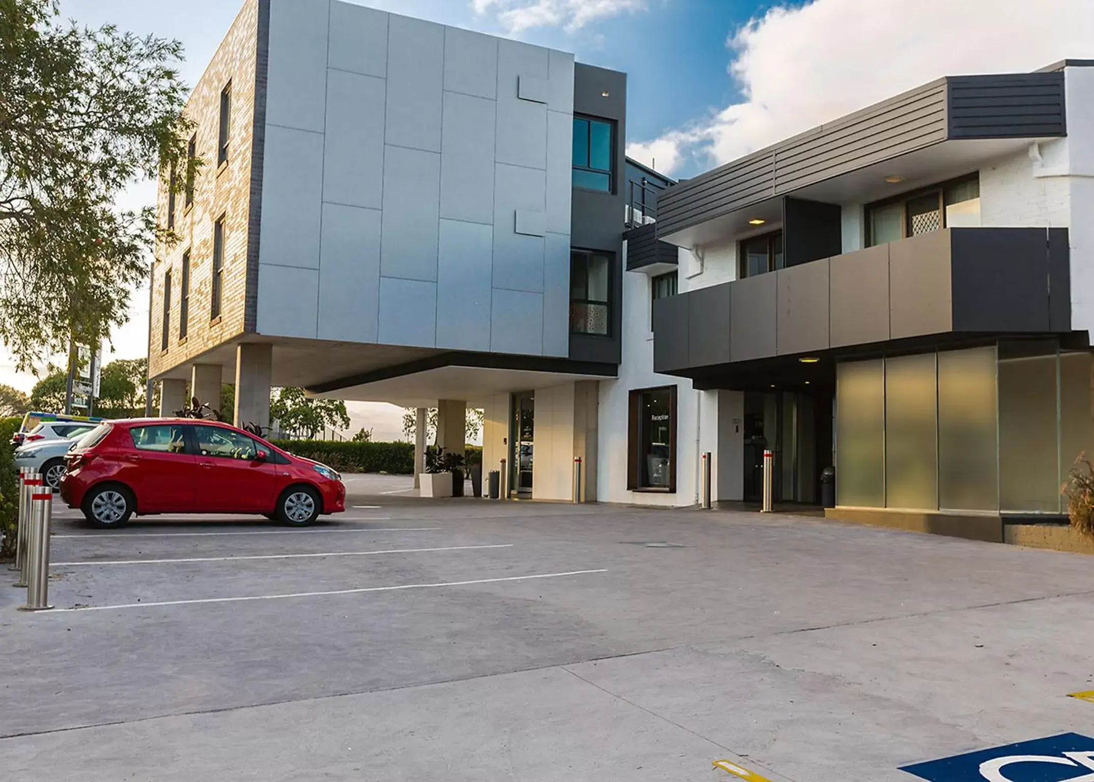 Deluxe Twin Room in Bankstown Motel 10 Deluxe Twin Room in Bankstown Motel 10