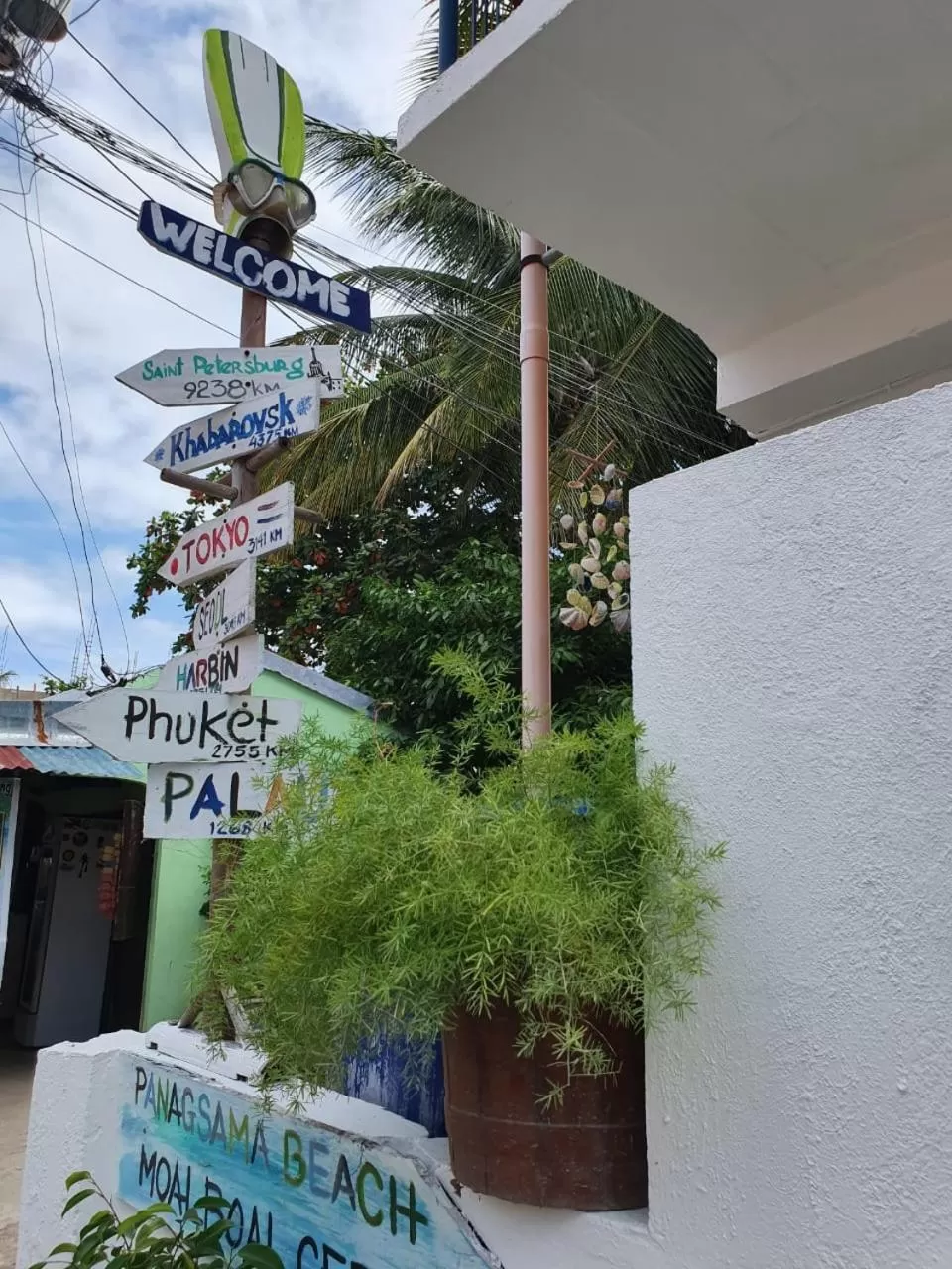 Property building in Gaja Go Dive & Inn