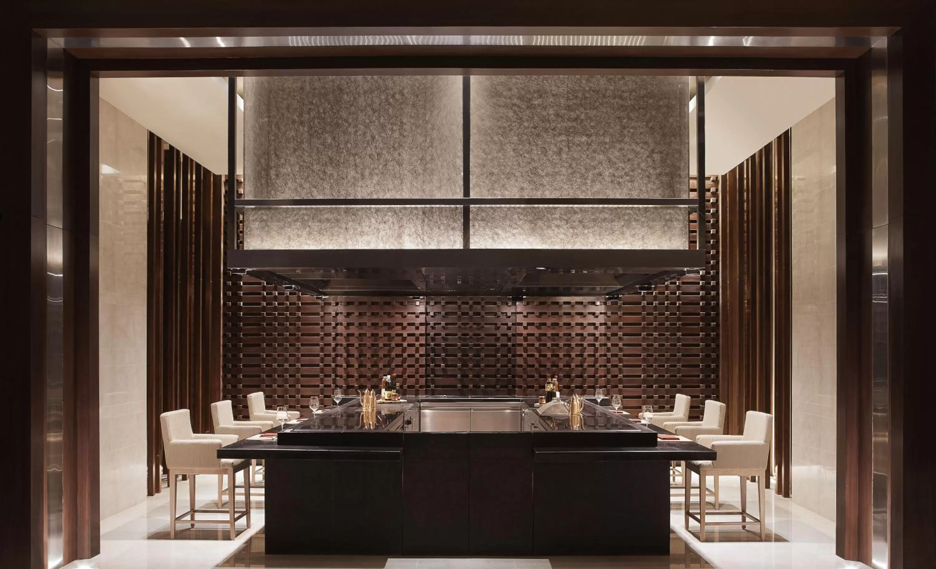 Restaurant/places to eat in Taj Bangalore