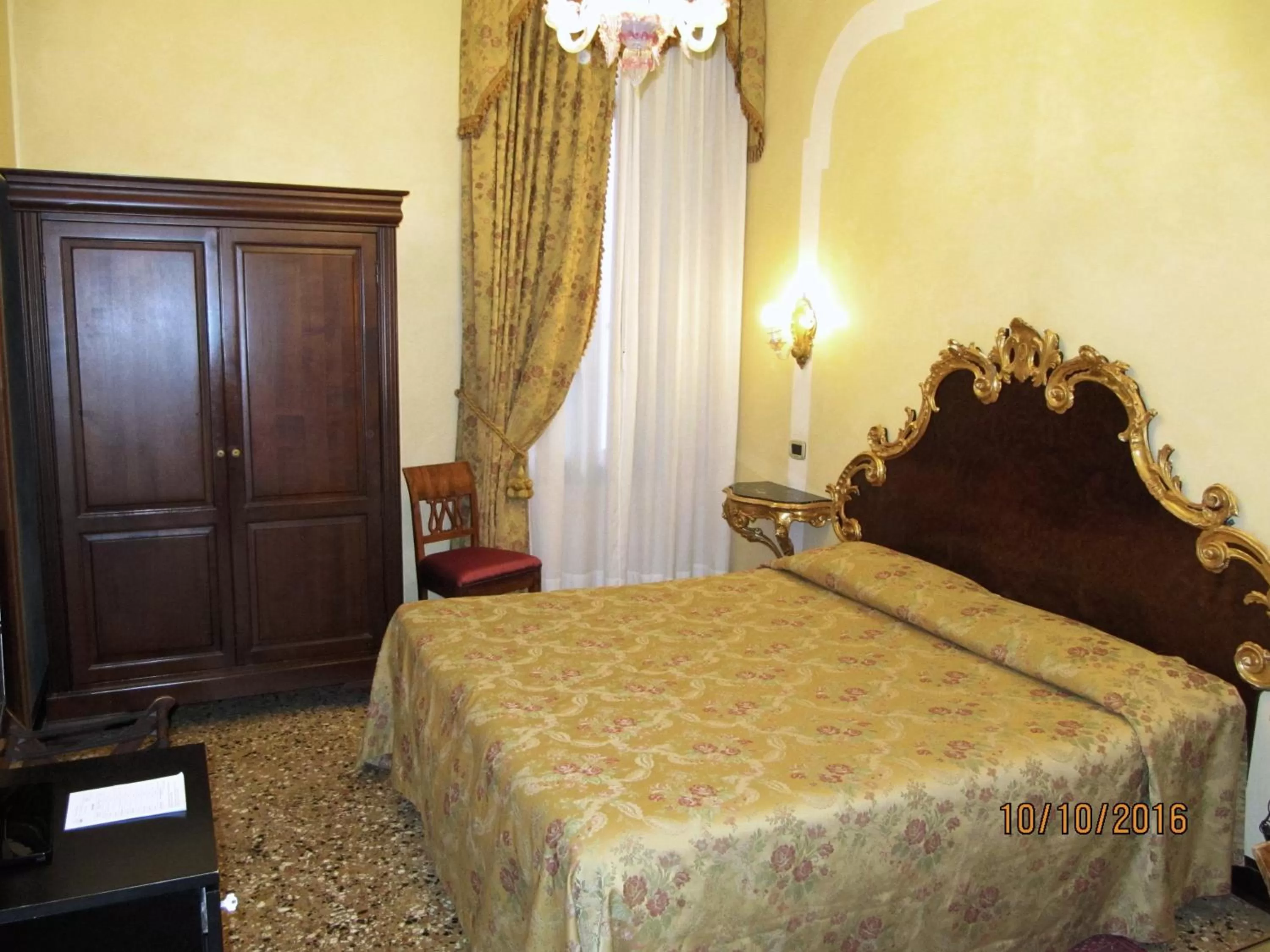 Photo of the whole room, Bed in Residenza d'Epoca San Cassiano