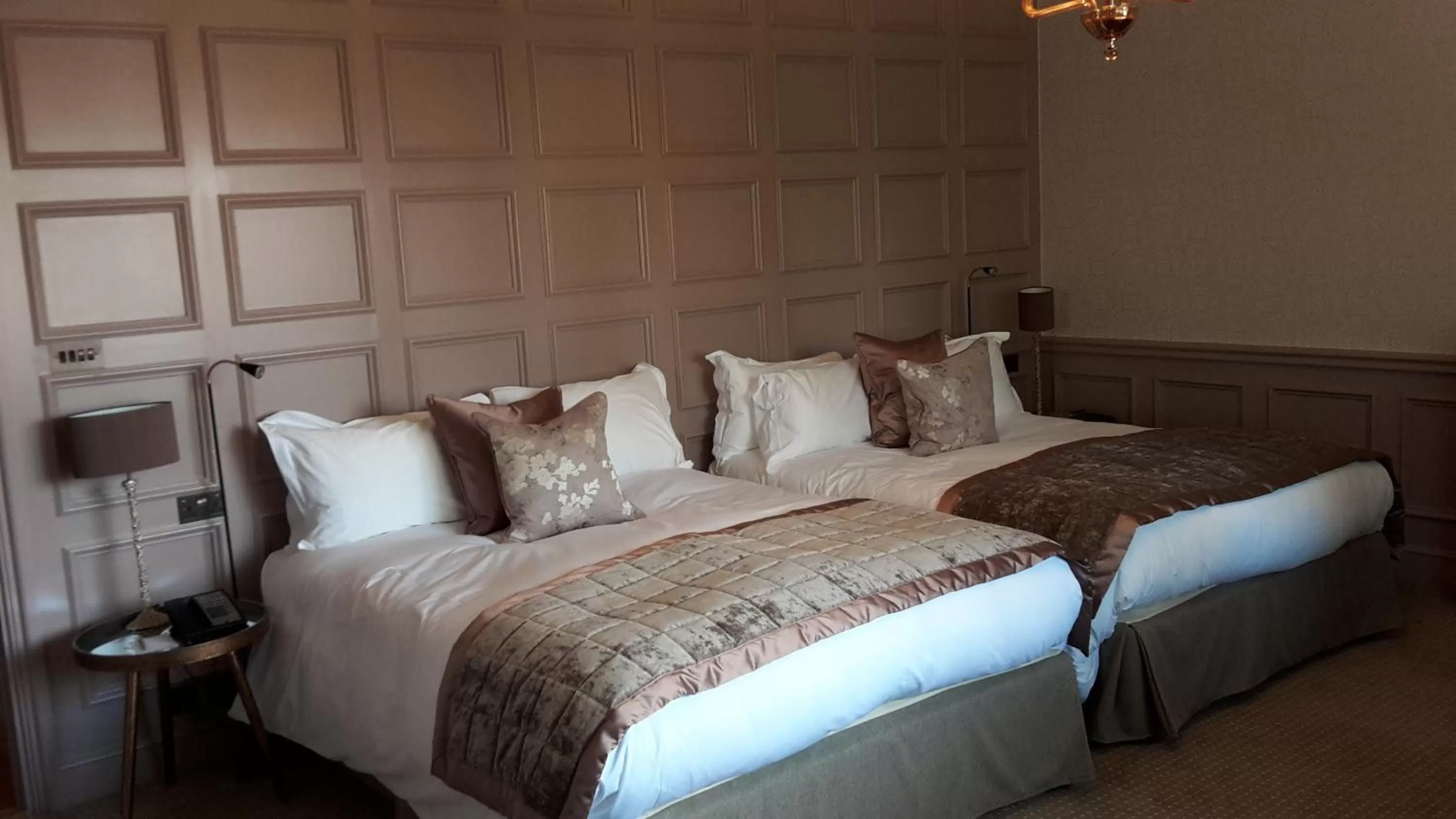 Bathroom, Bed in Pennyhill Park Hotel and Spa