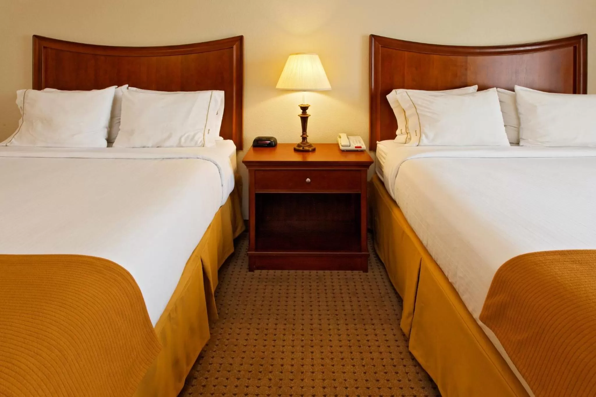 Photo of the whole room, Bed in Holiday Inn Express Hotel & Suites Mansfield by IHG