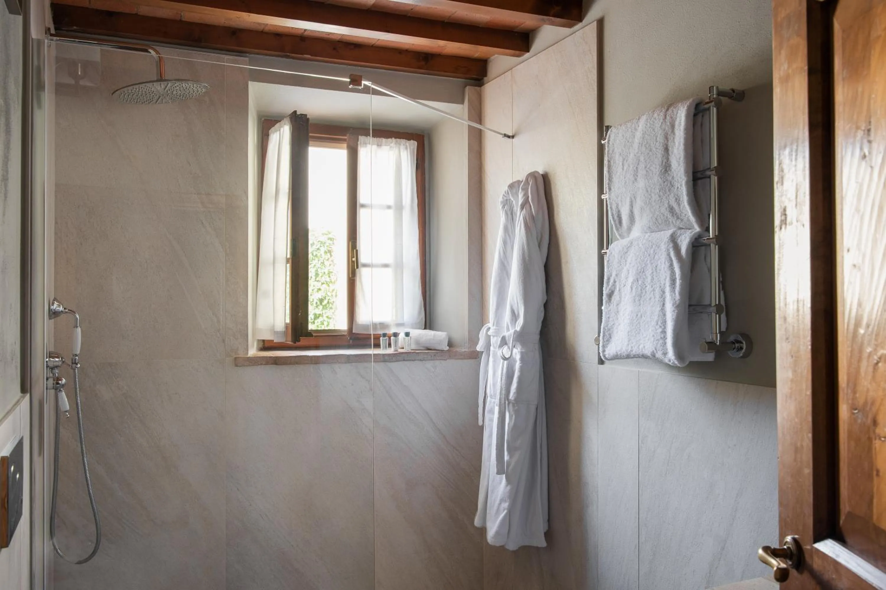 Shower in Relais Villa Olmo - Place of Charme