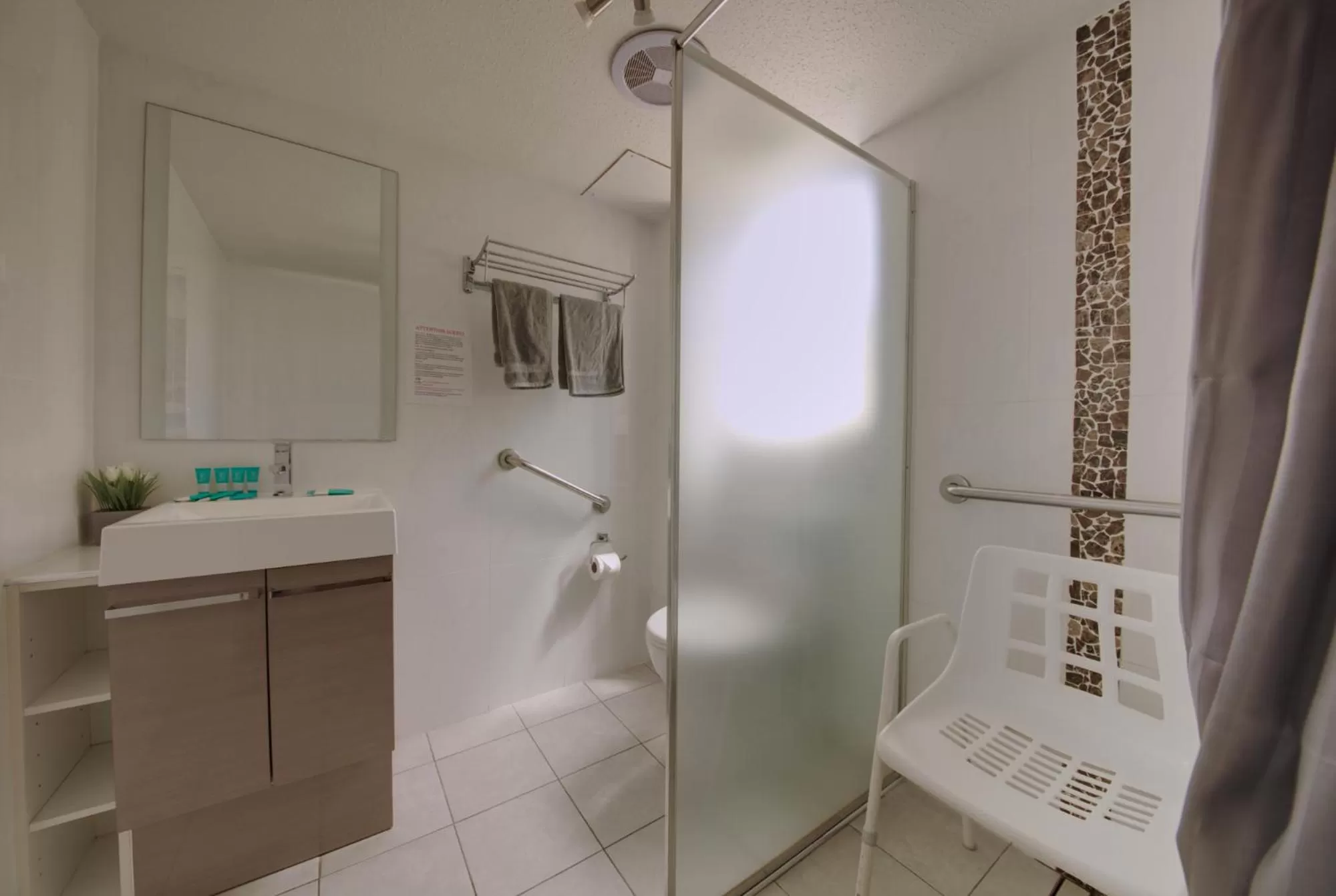 Bathroom in Tuncurry Motor Lodge