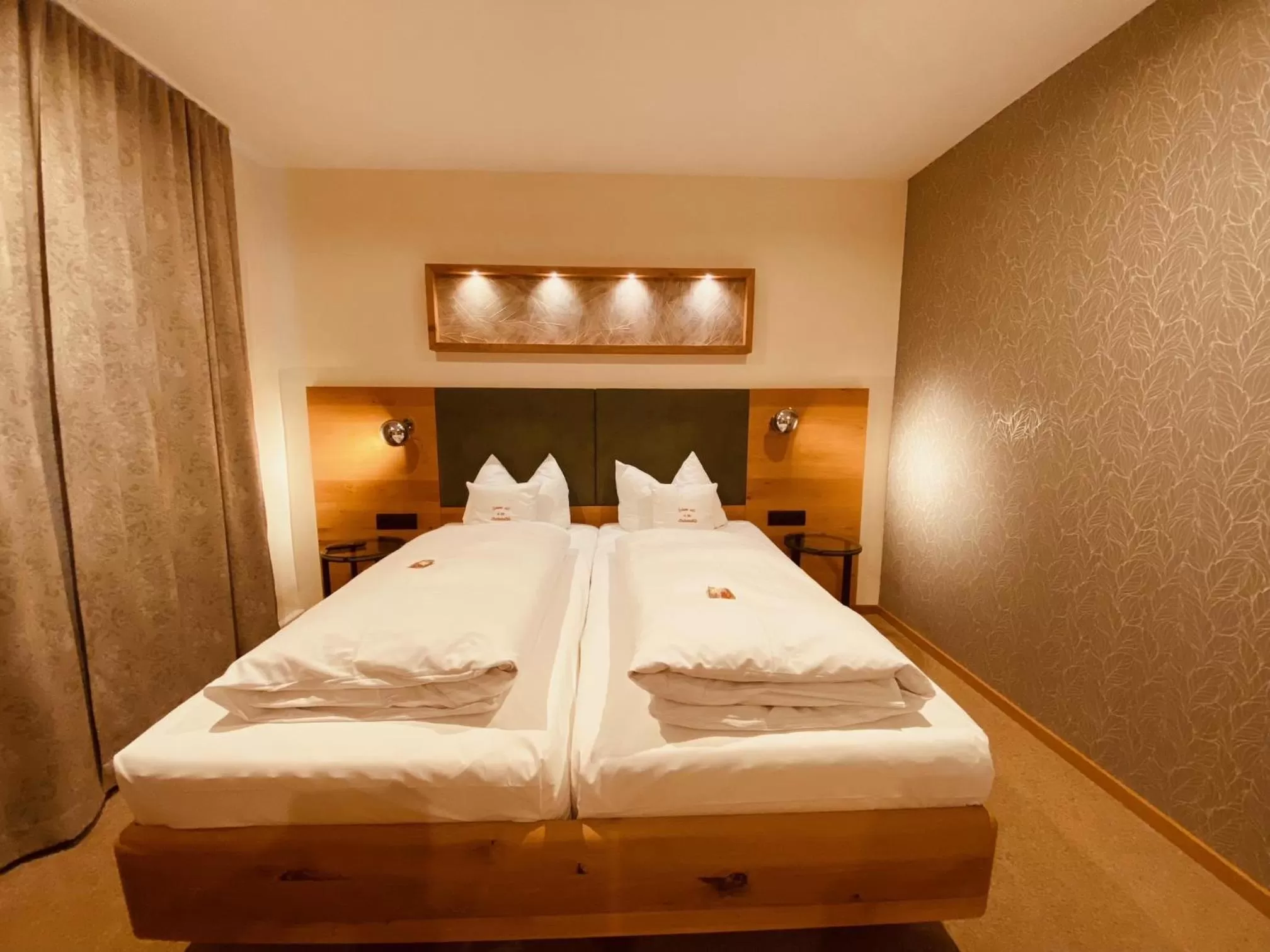 Photo of the whole room, Bed in Hotel Hartl's Lindenmühle