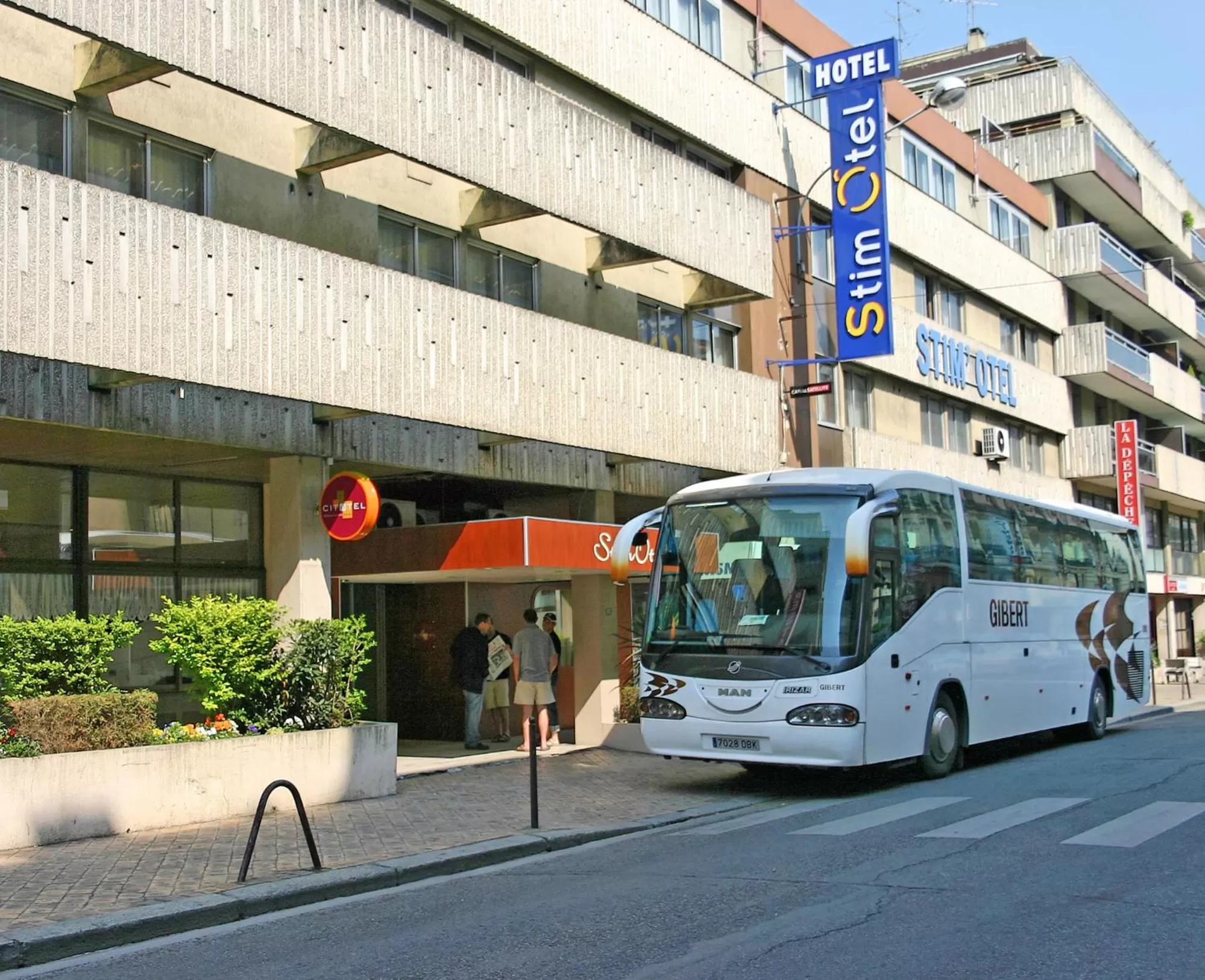 Facade/entrance in Cit'Hotel Stim'Otel