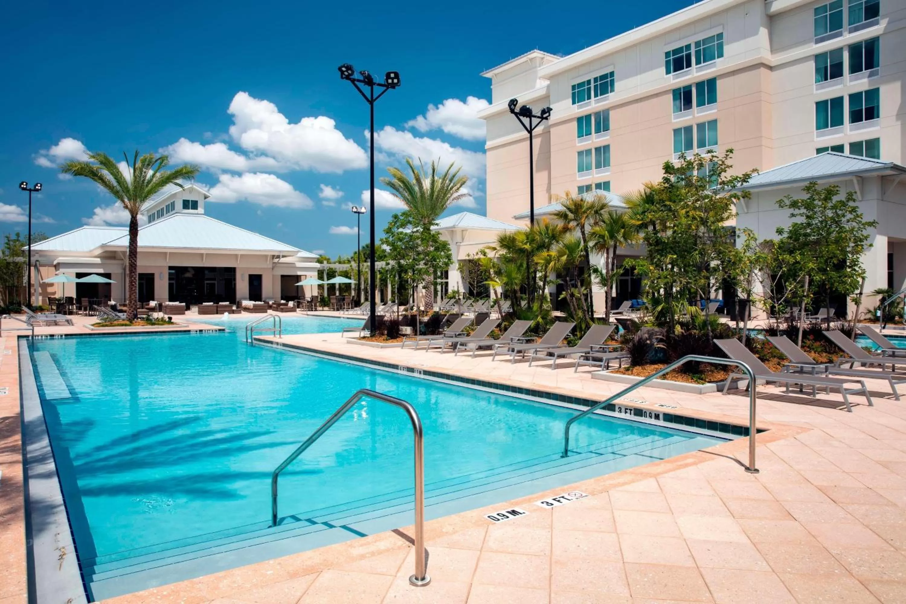 Swimming pool in SpringHill Suites by Marriott Orlando at FLAMINGO CROSSINGS Town Center-Western Entrance