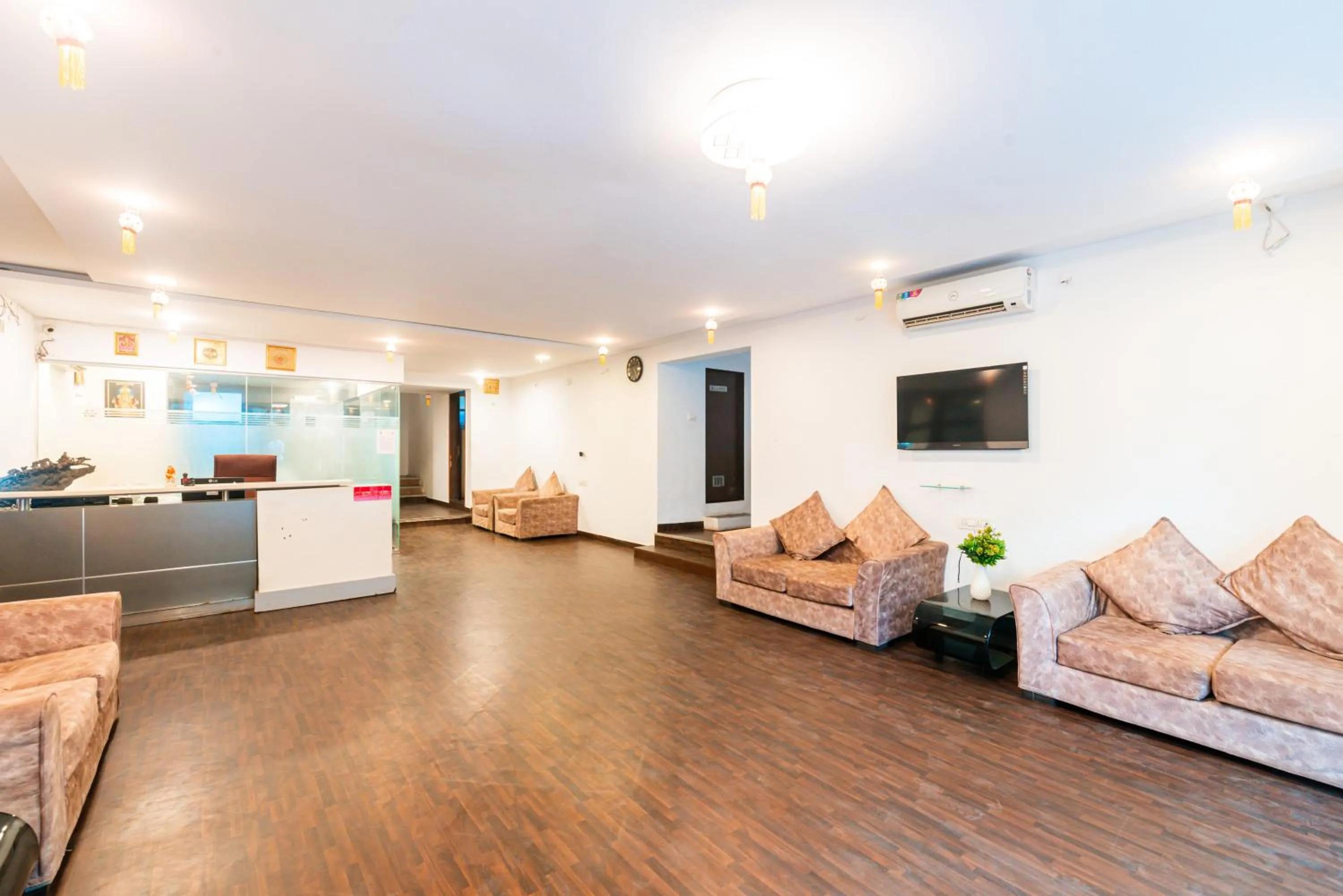 Lobby or reception in Treebo Trend Spring Brooks - Koregaon Park