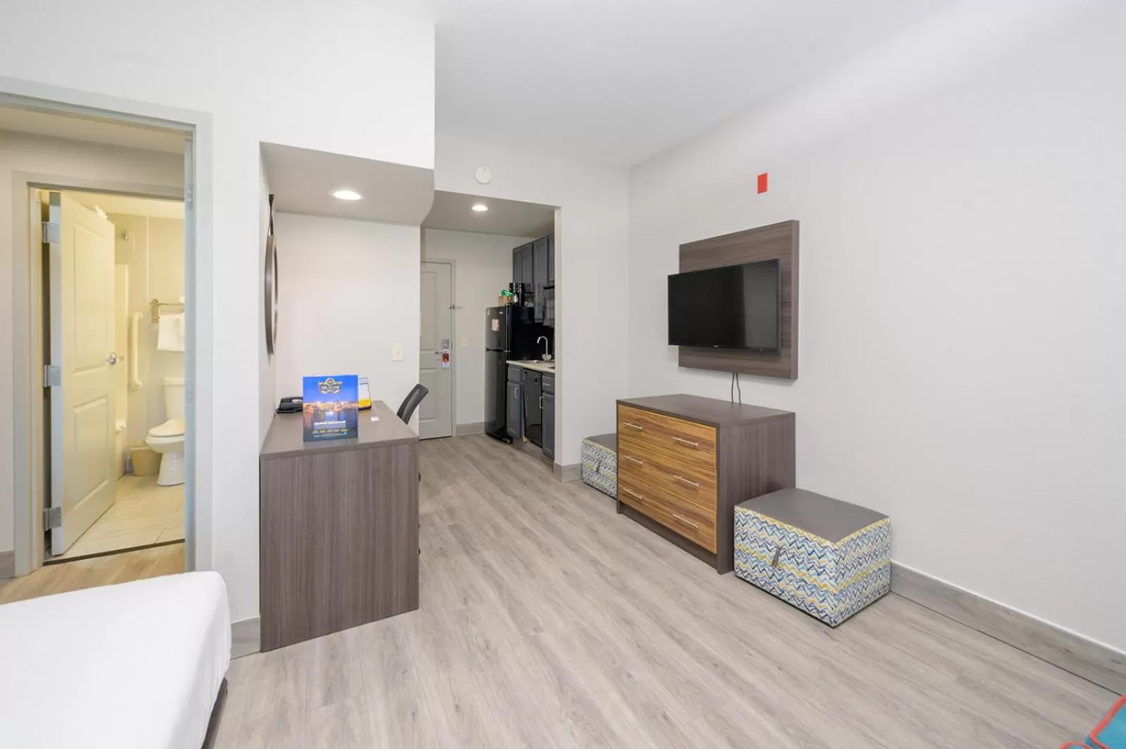 TV and multimedia in Hawthorn Extended Stay by Wyndham Panama City Beach