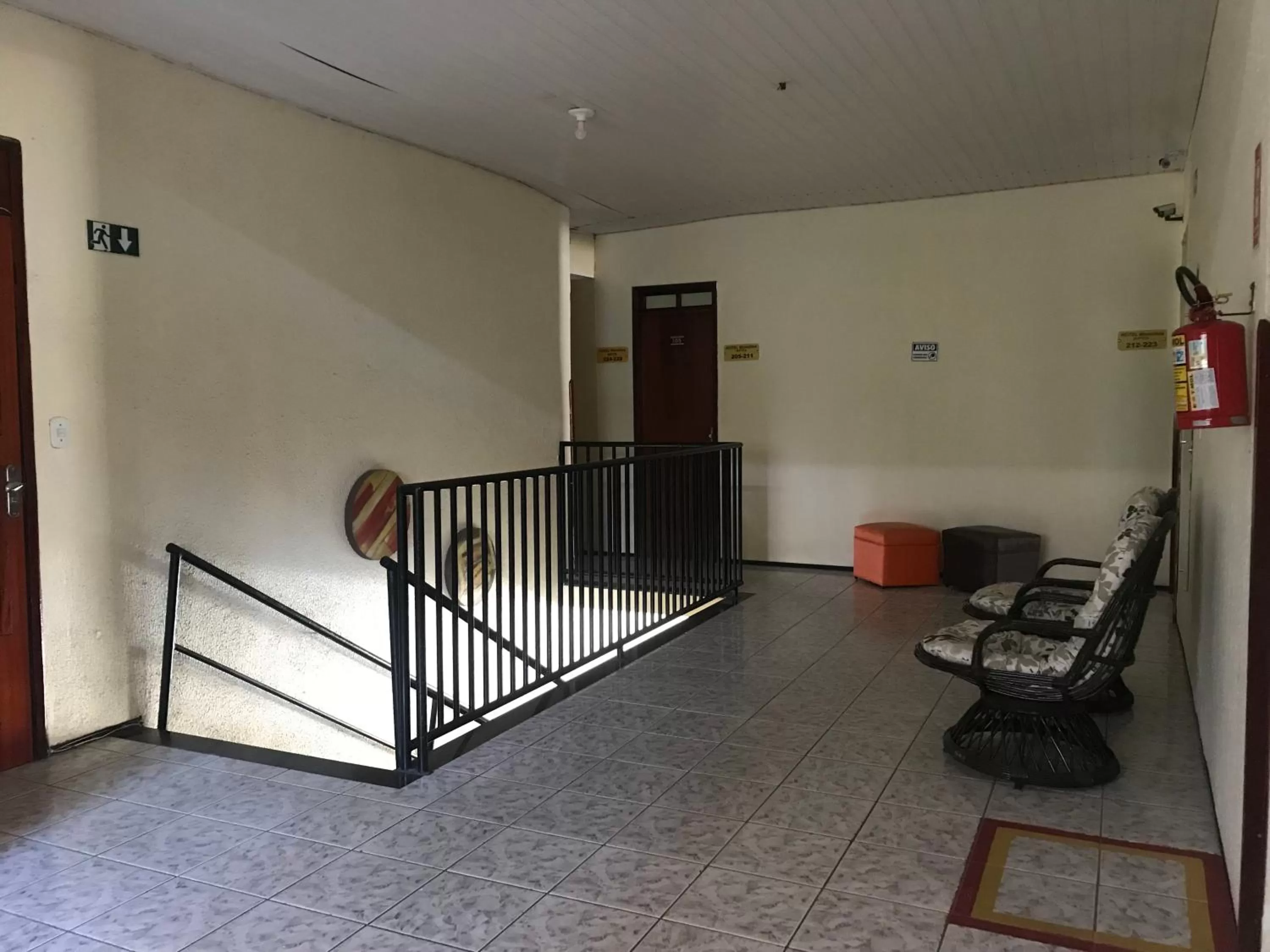 Seating area in Hotel Monólitos