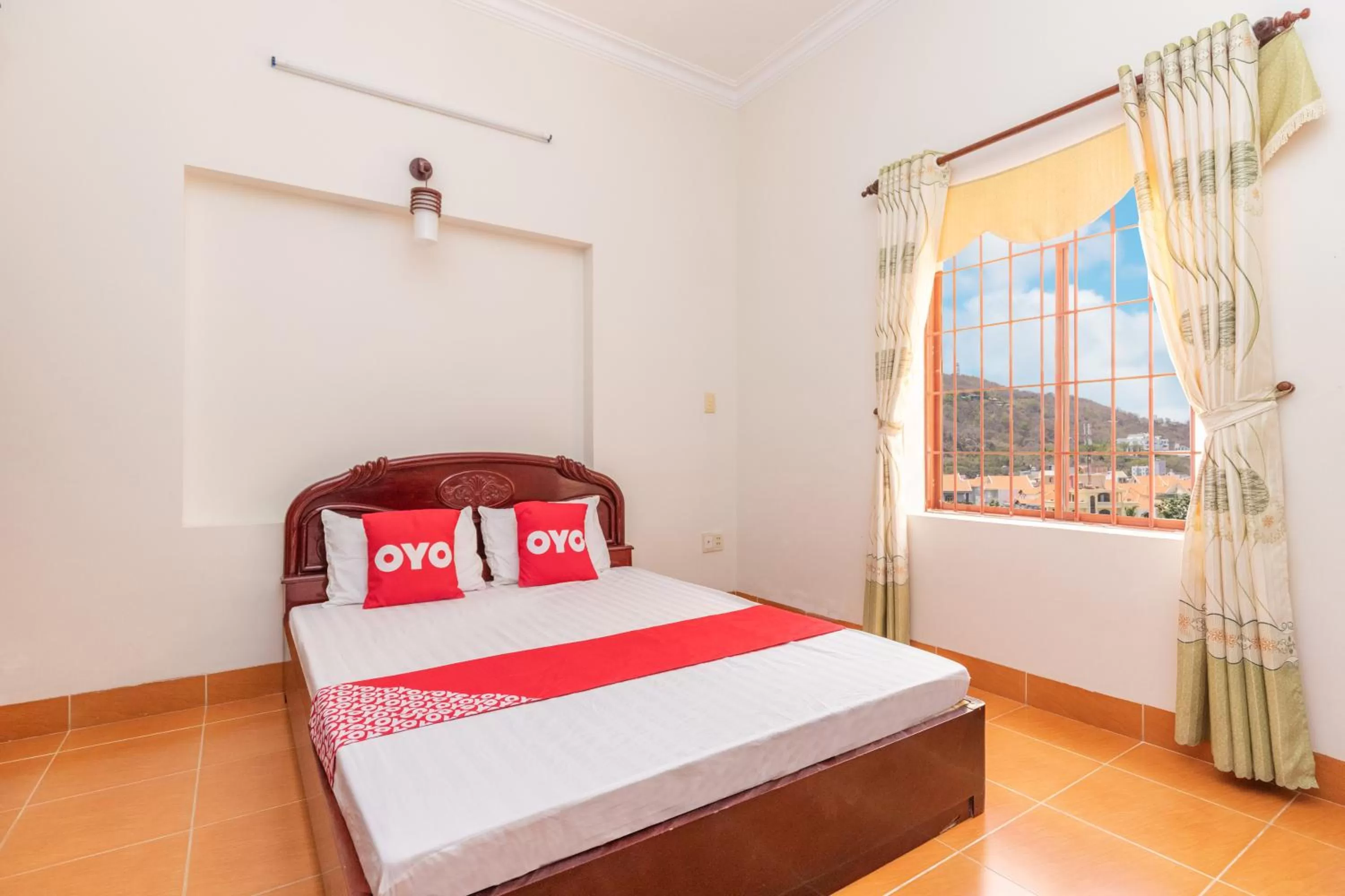 Photo of the whole room, Bed in Lien Thuy Hotel