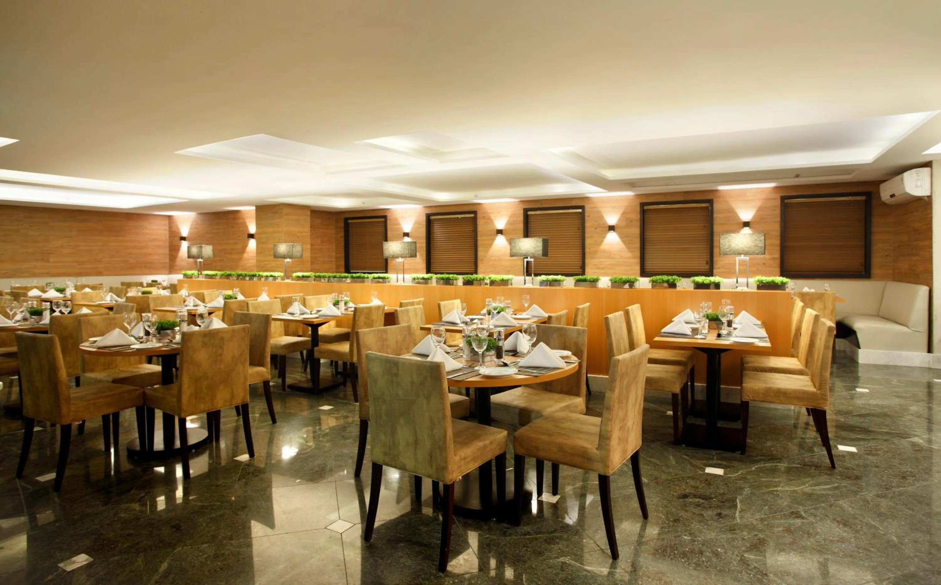 Restaurant/places to eat in Royal Urban Macaé Hotel