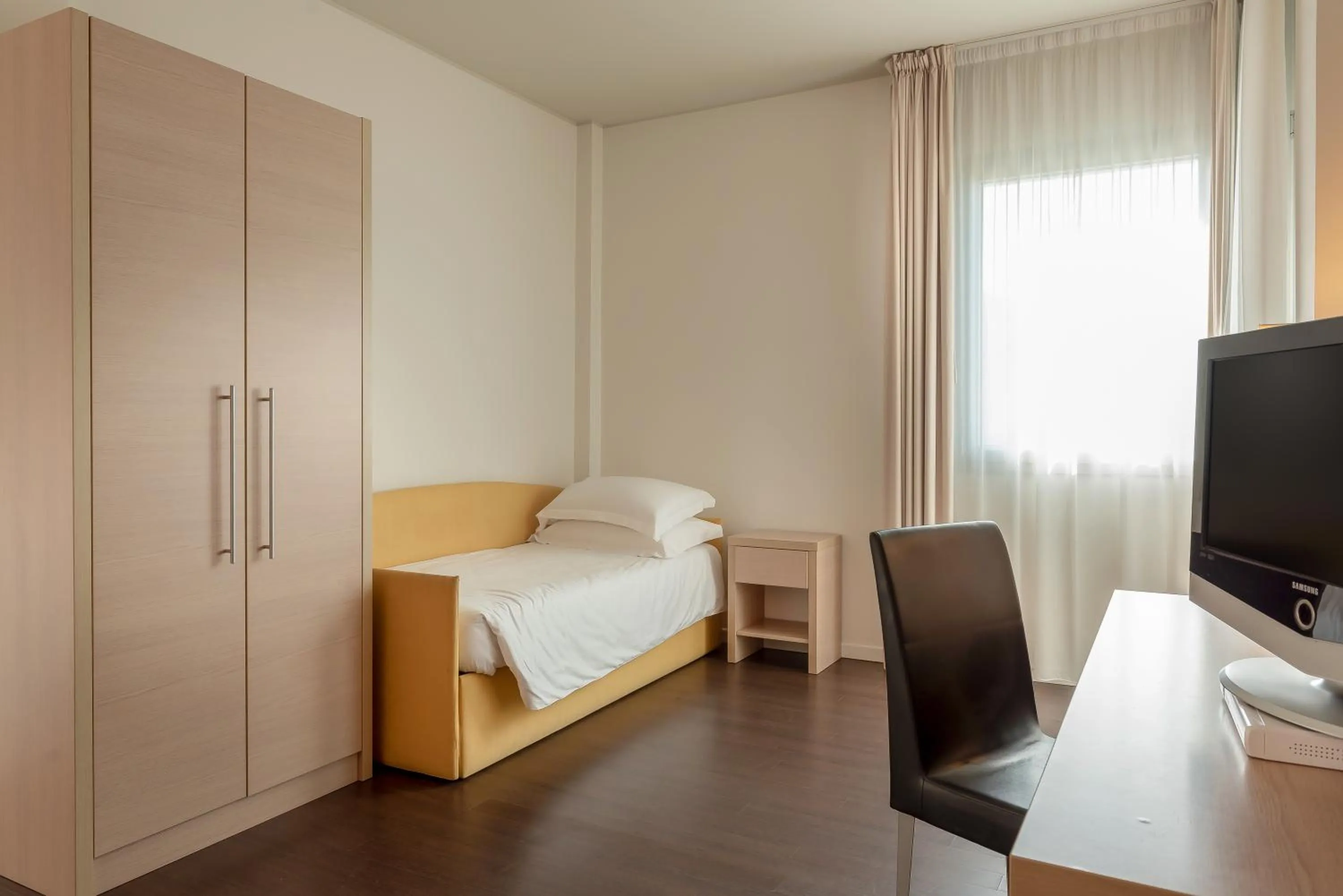 Bedroom, Bed in Hotel Baia Flaminia