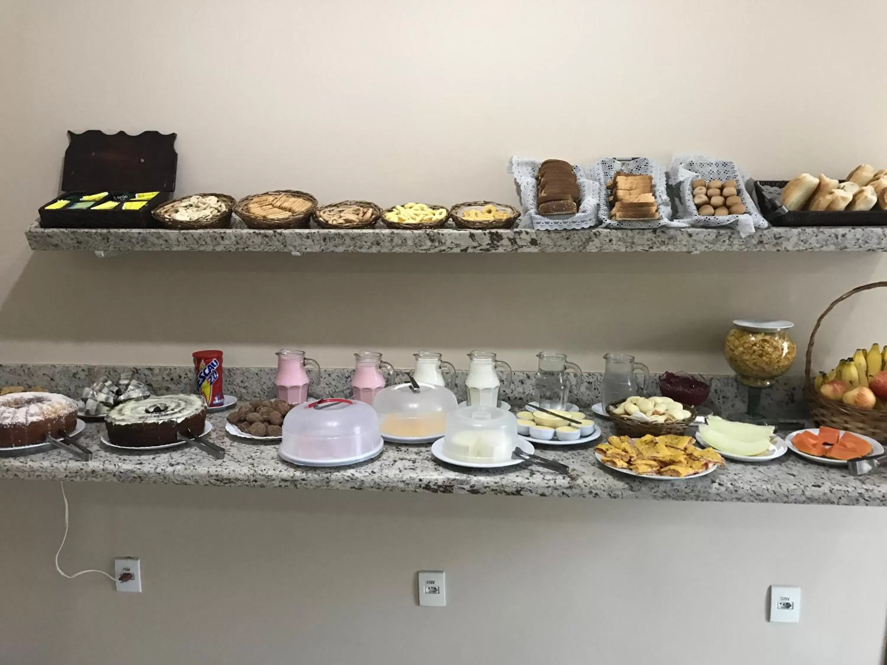 Breakfast in Resende Inn