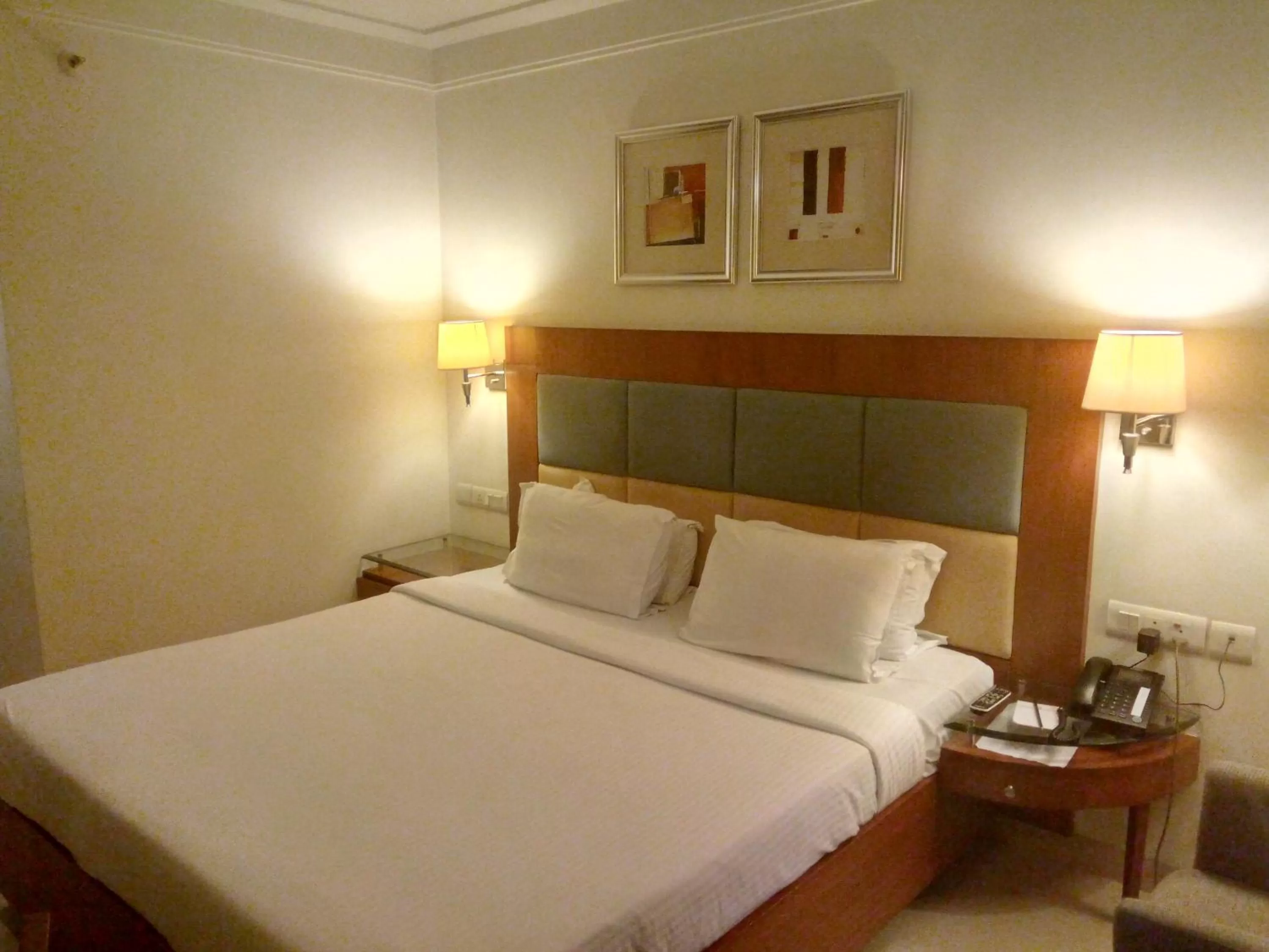 Bed in Hampshire Plaza