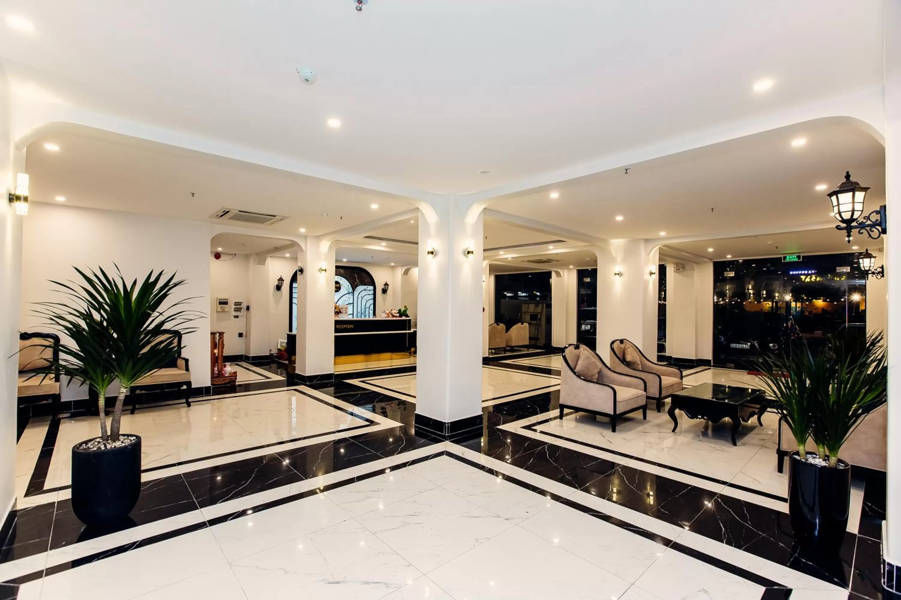 Lobby or reception in LION 3 HOTEL