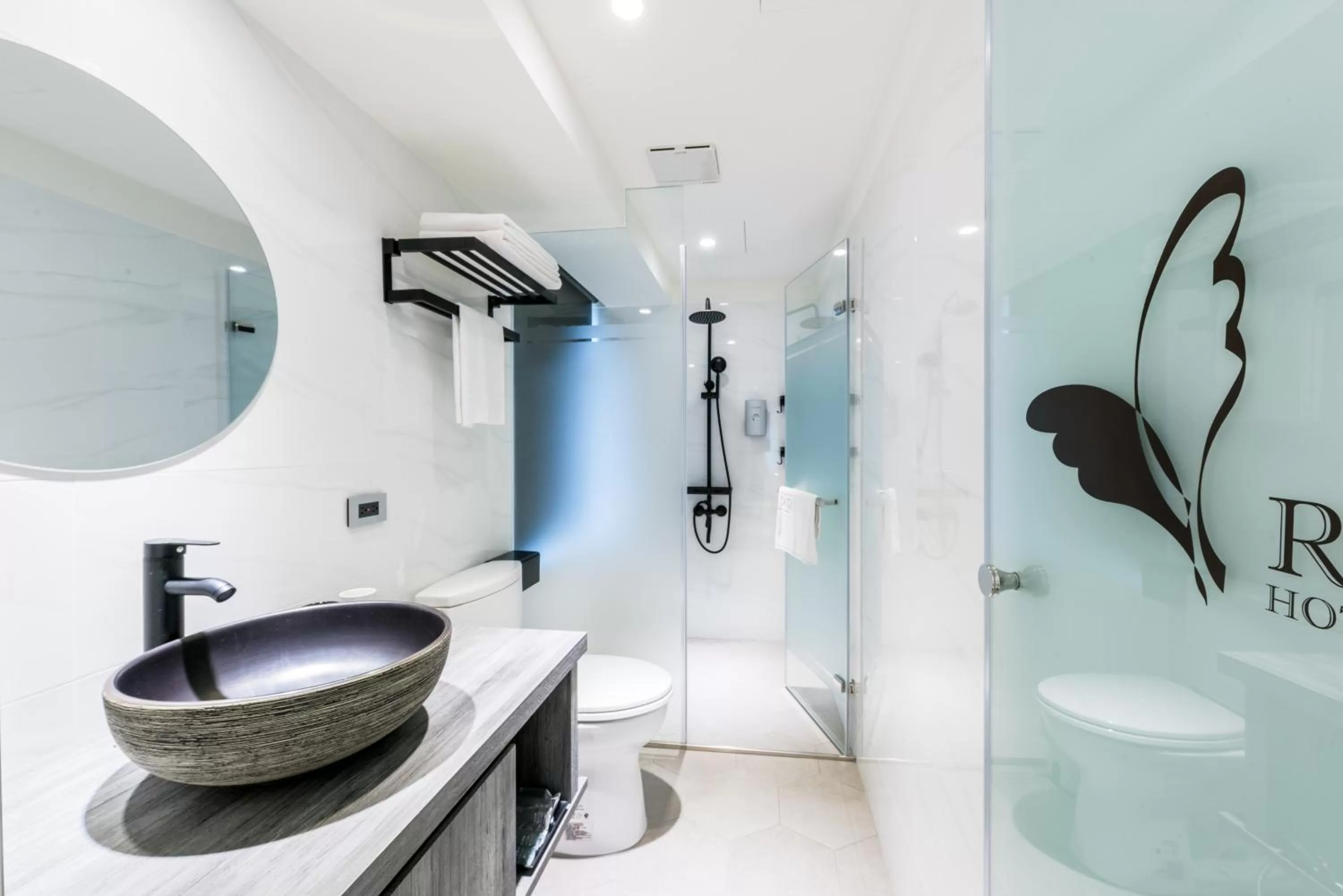 Shower in RF Hotel - Zhongxiao