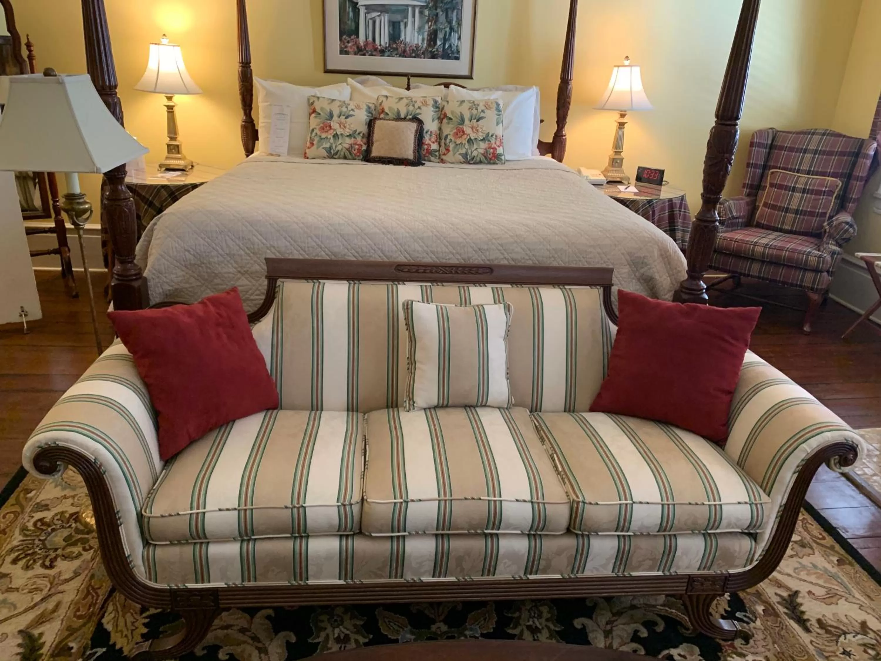 Bedroom, Bed in 1842 Inn