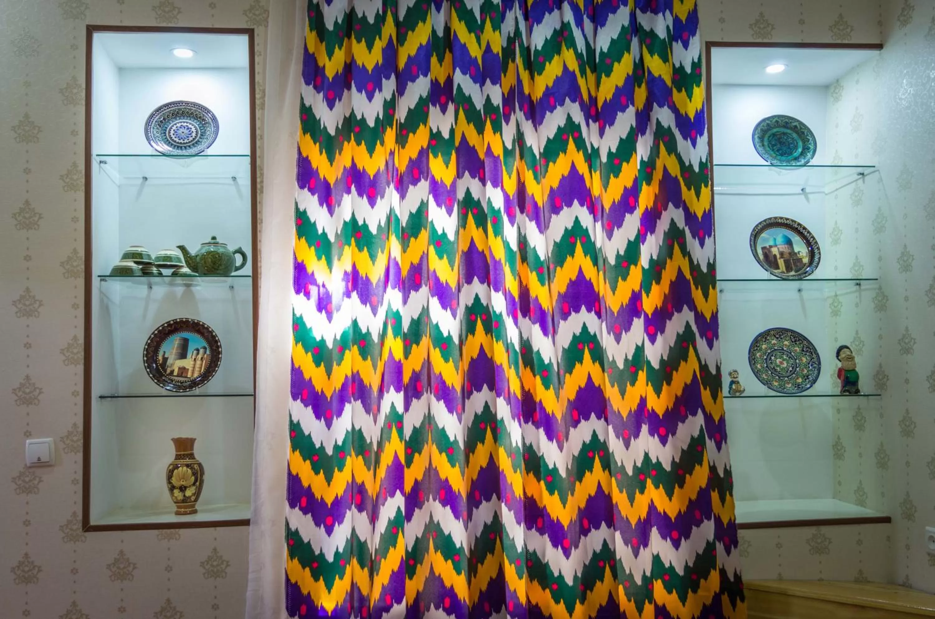 Photo of the whole room in Jahongir