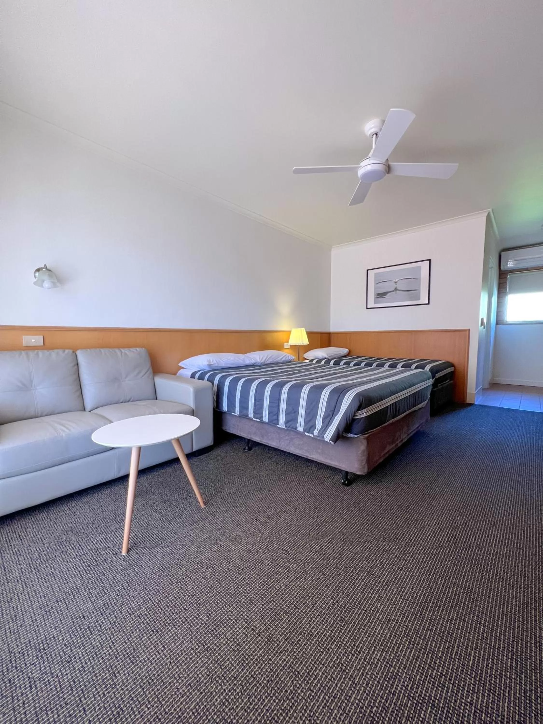 Summerhill Motor Inn