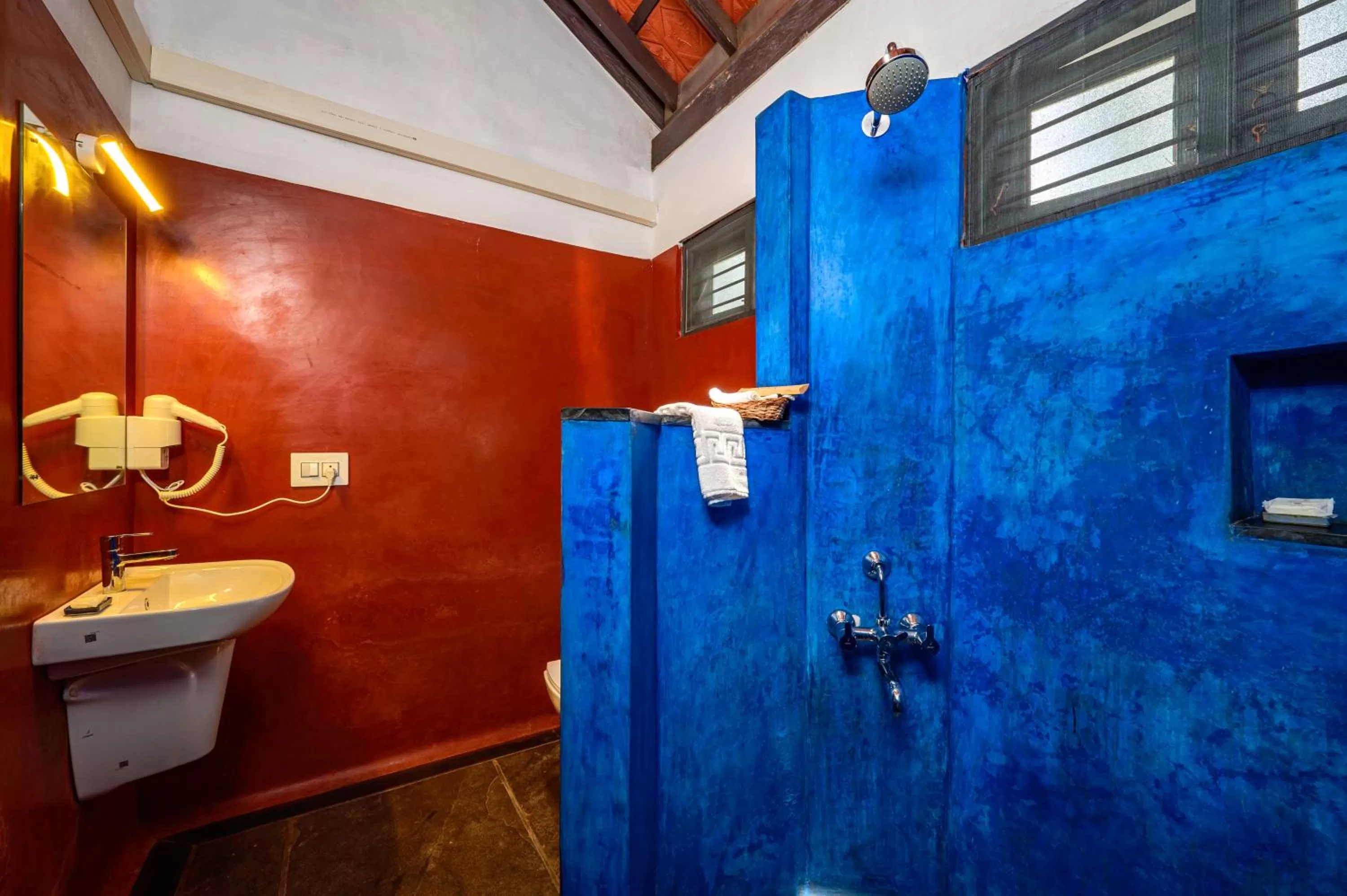 Bathroom in Neemrana's Coconut Alley