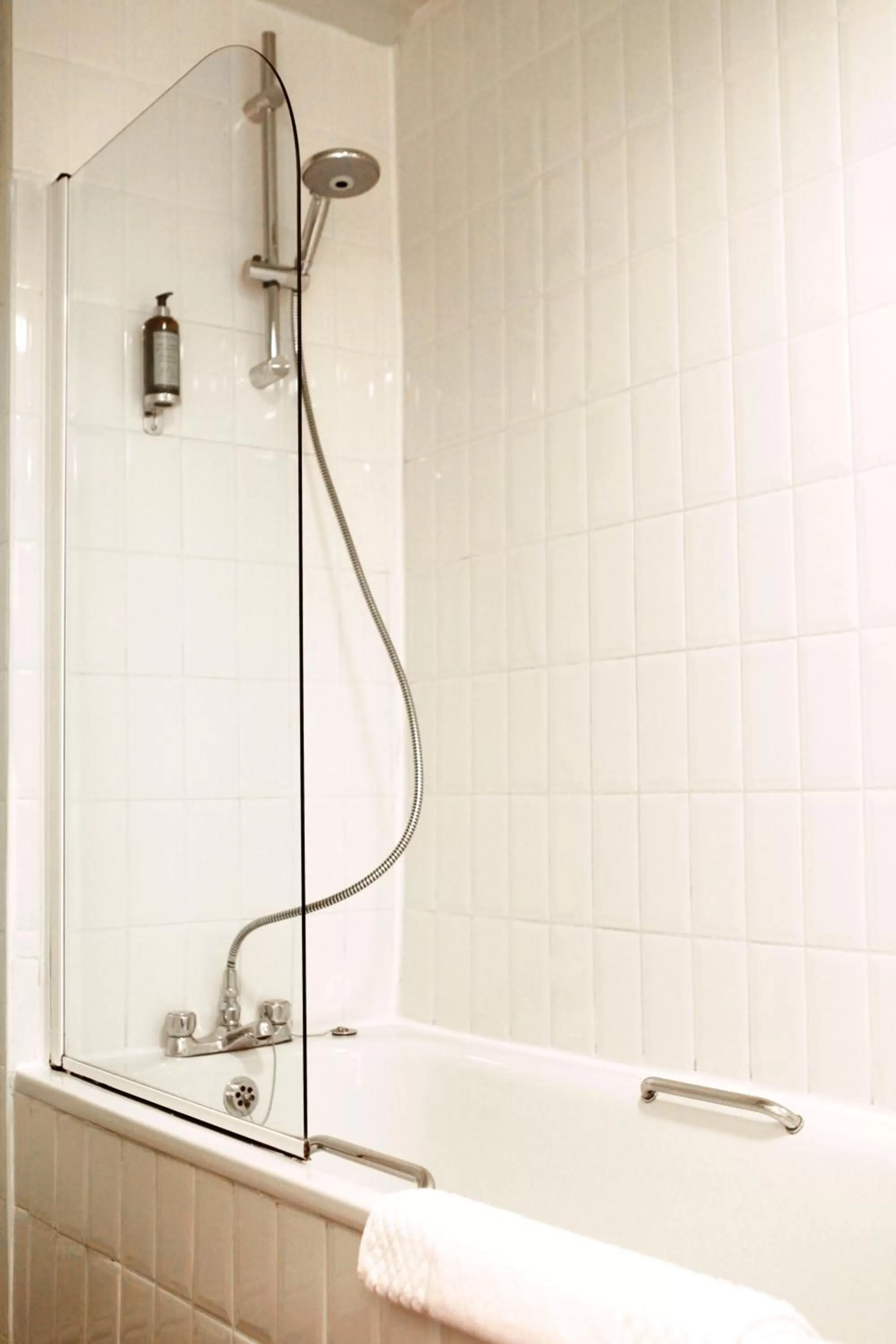 Bathroom in The Rose and Crown