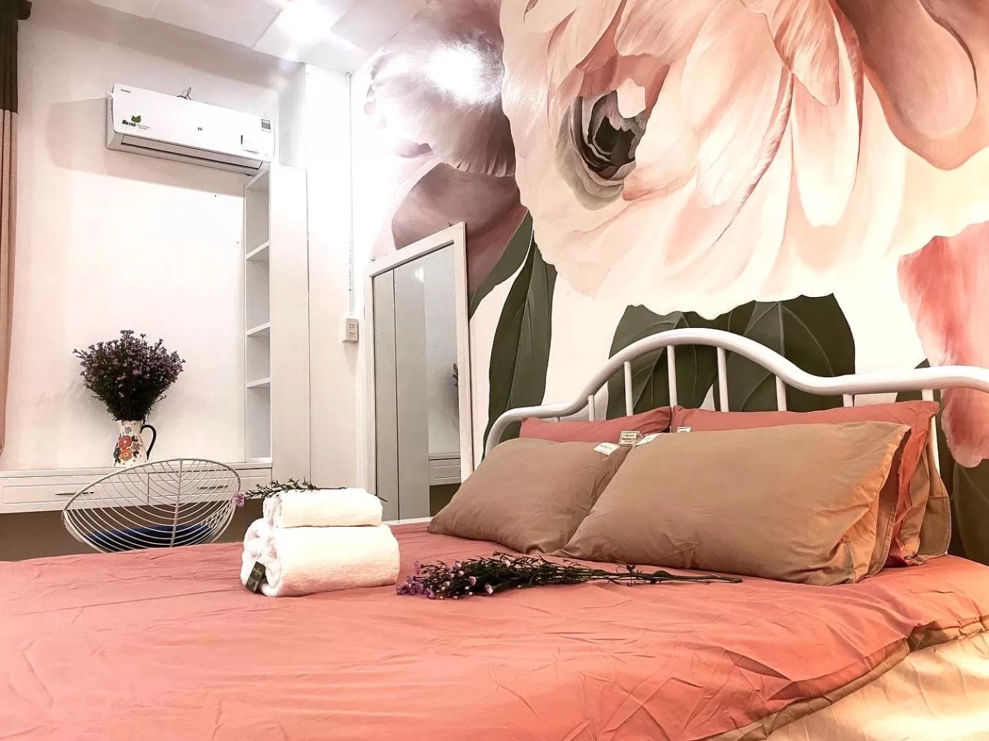 Bed in Emerald Boutique Stay 2