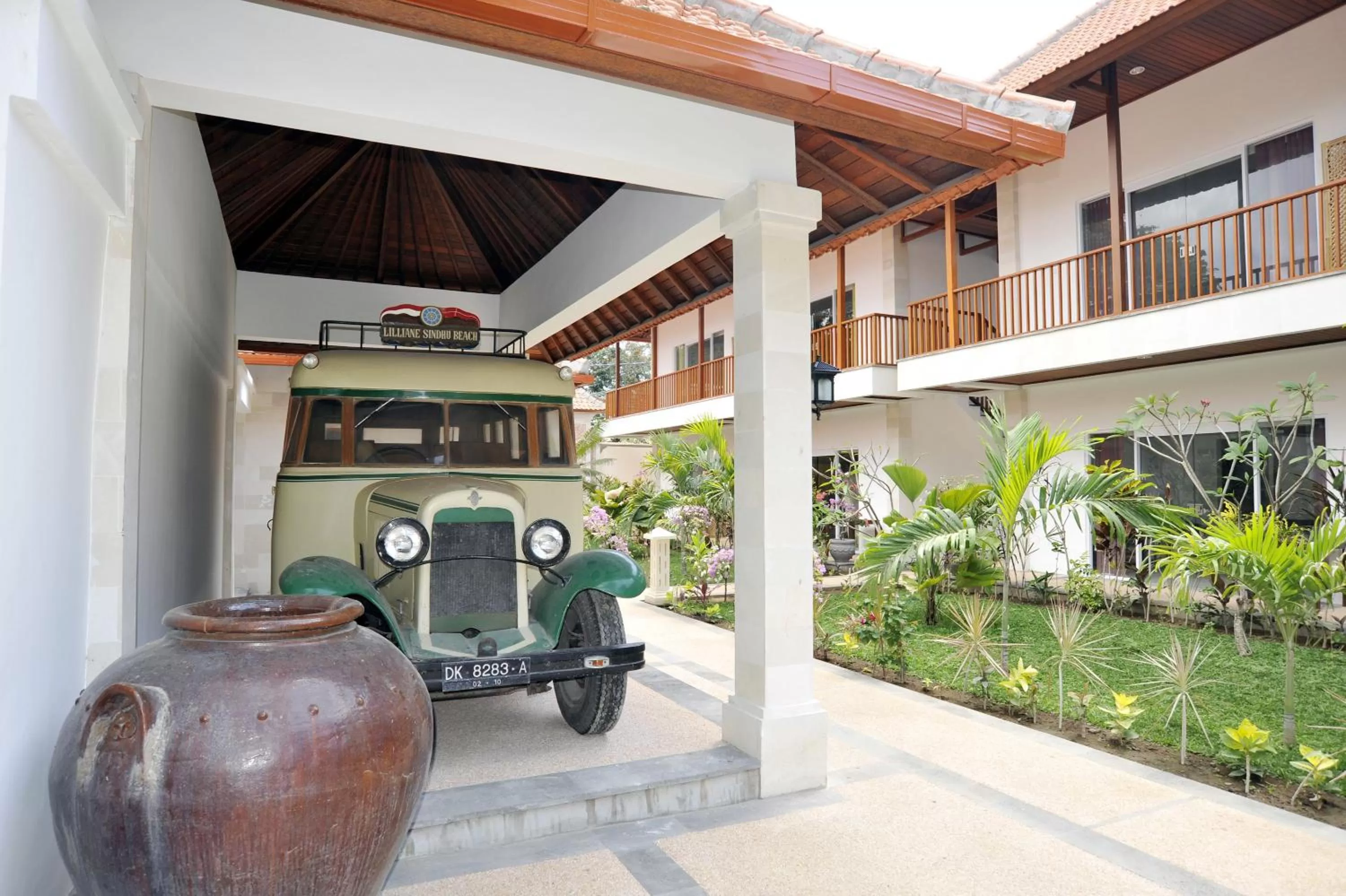 Area and facilities in Aquarius Beach Hotel