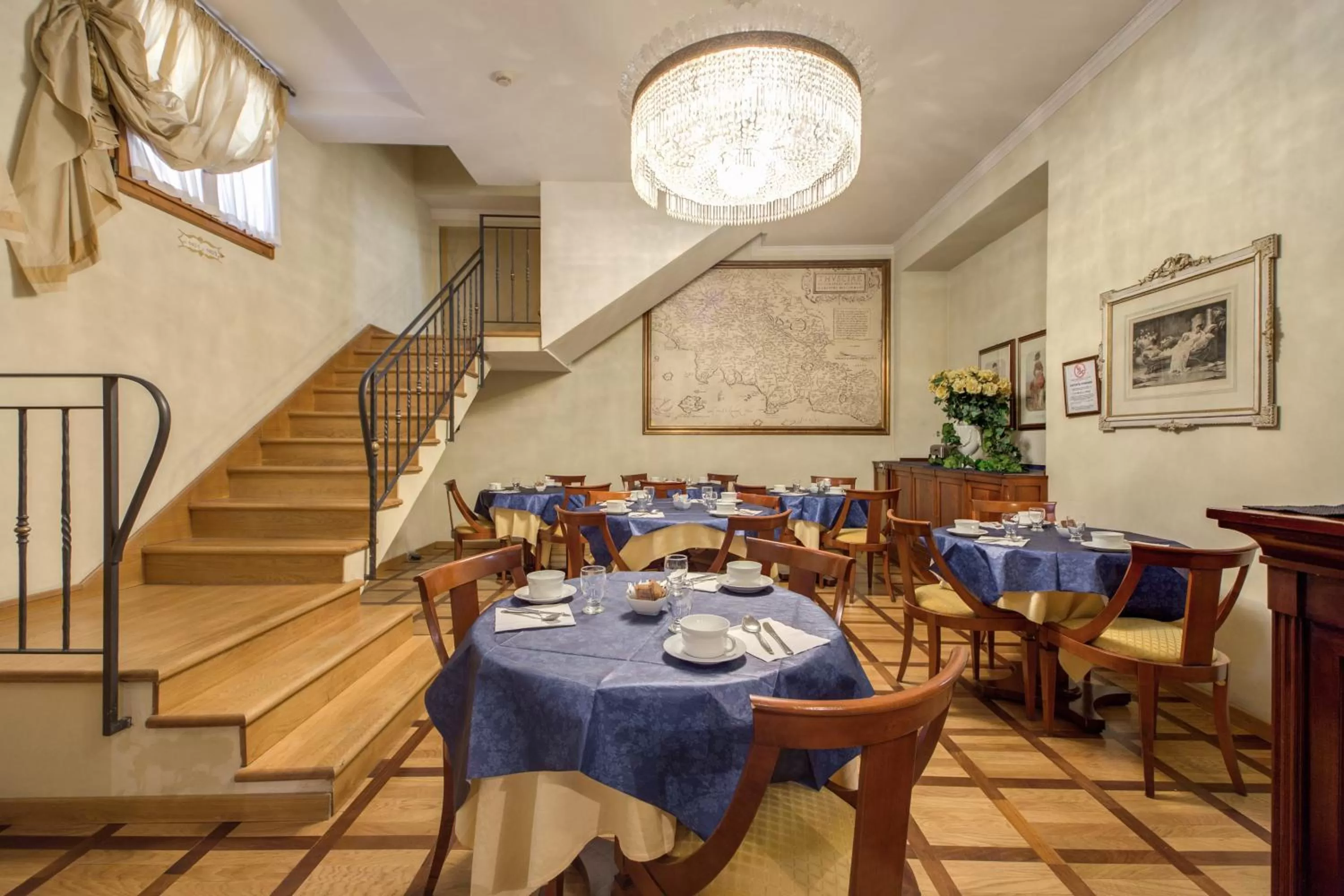 Restaurant/places to eat in Hotel Bigallo