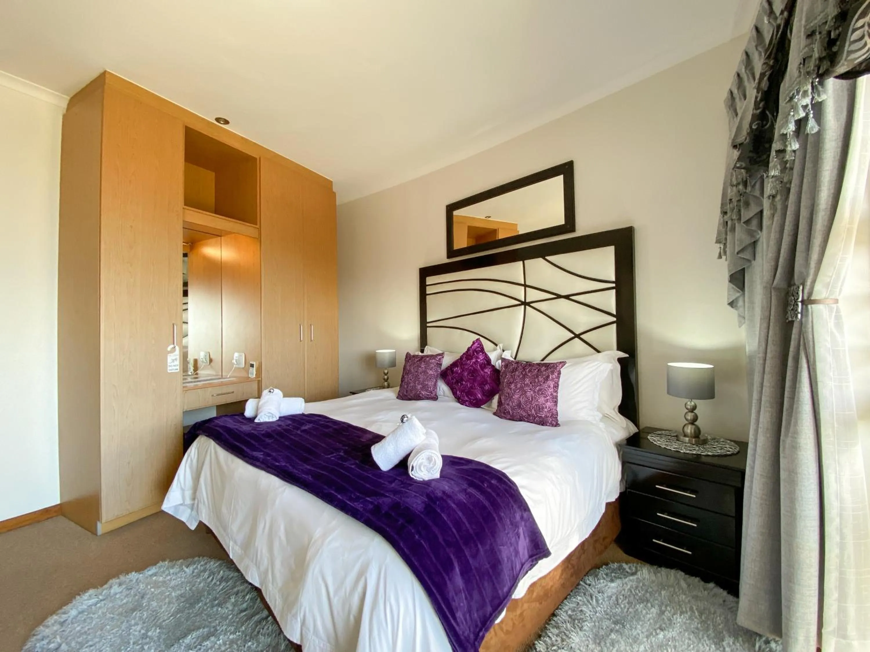 Photo of the whole room, Bed in Bar-t-nique Guest House