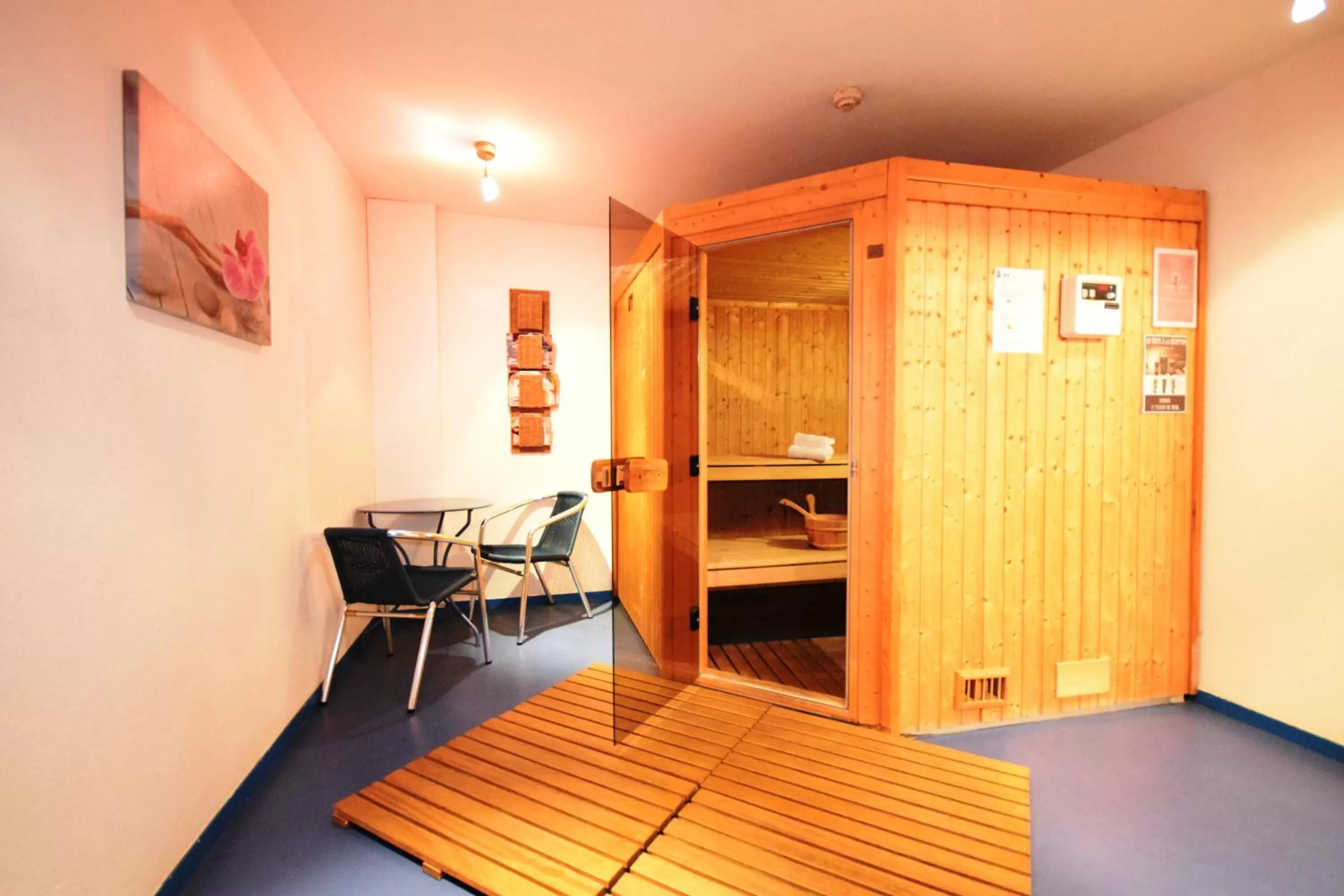 Sauna in Kyriad Prestige - Bordeaux Aeroport