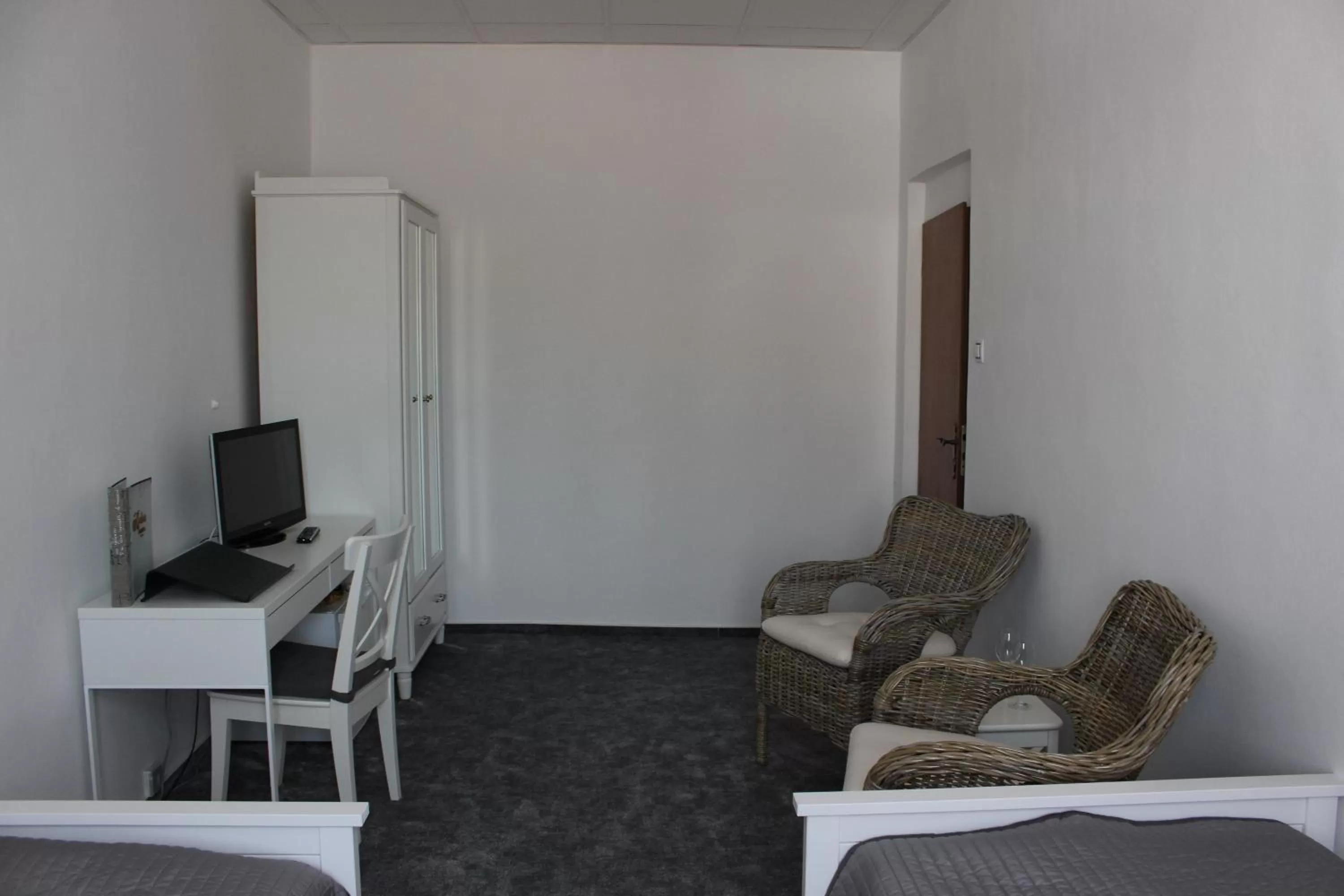 Photo of the whole room in Hotel Amadeus