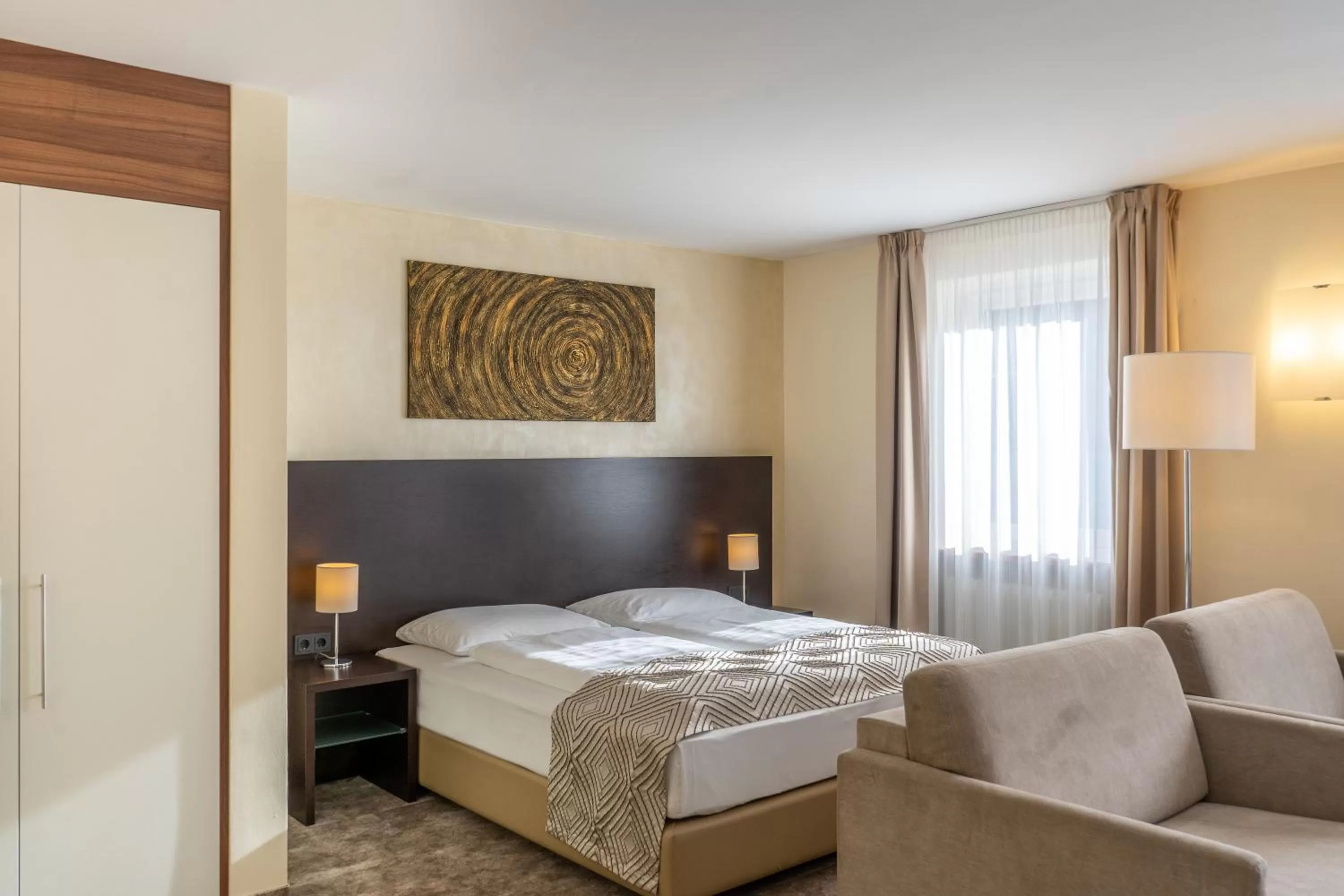 Staff, Bed in Galerie Hotel