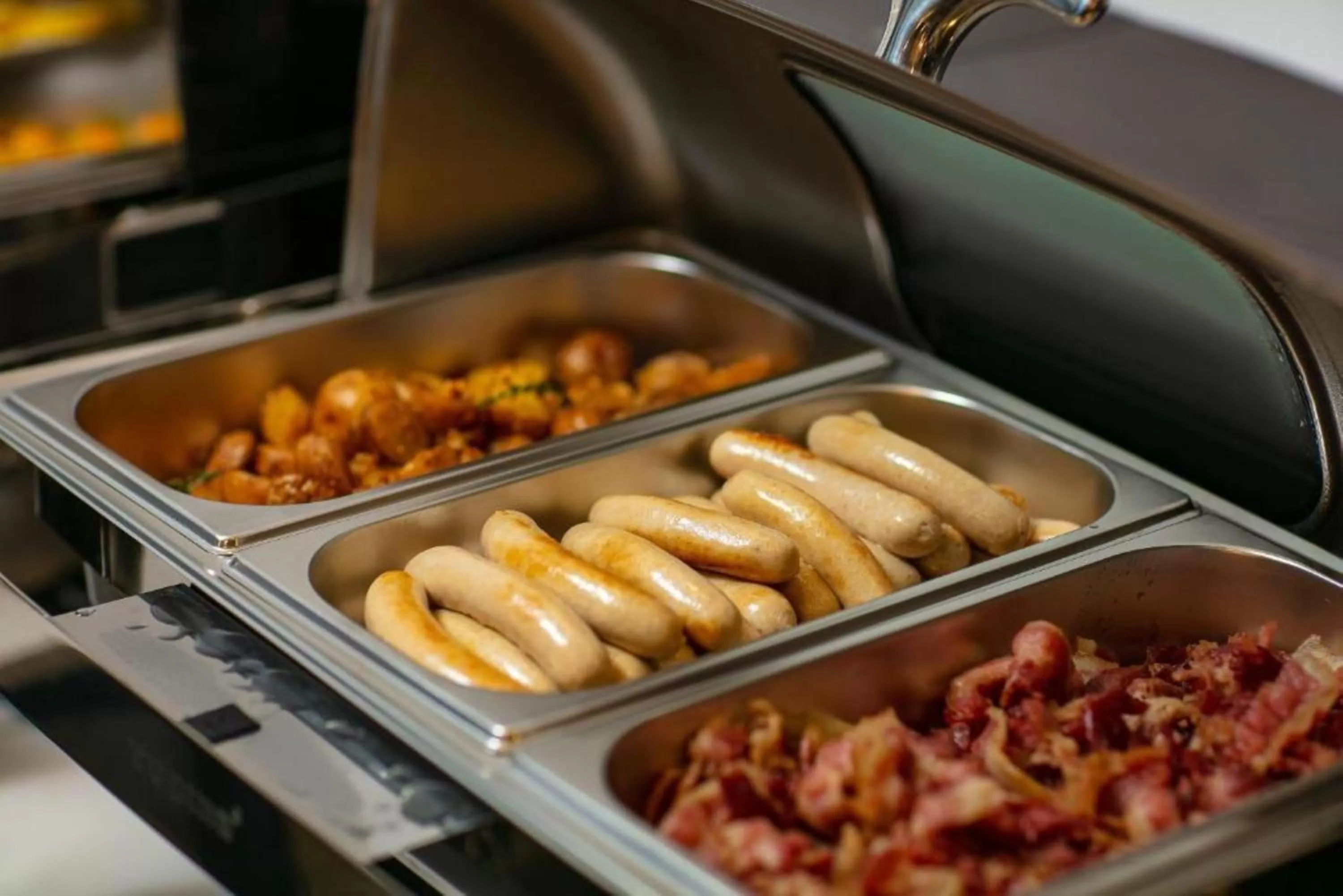 Food and drinks in Hanoi Fiesta Grand Hotel and Spa