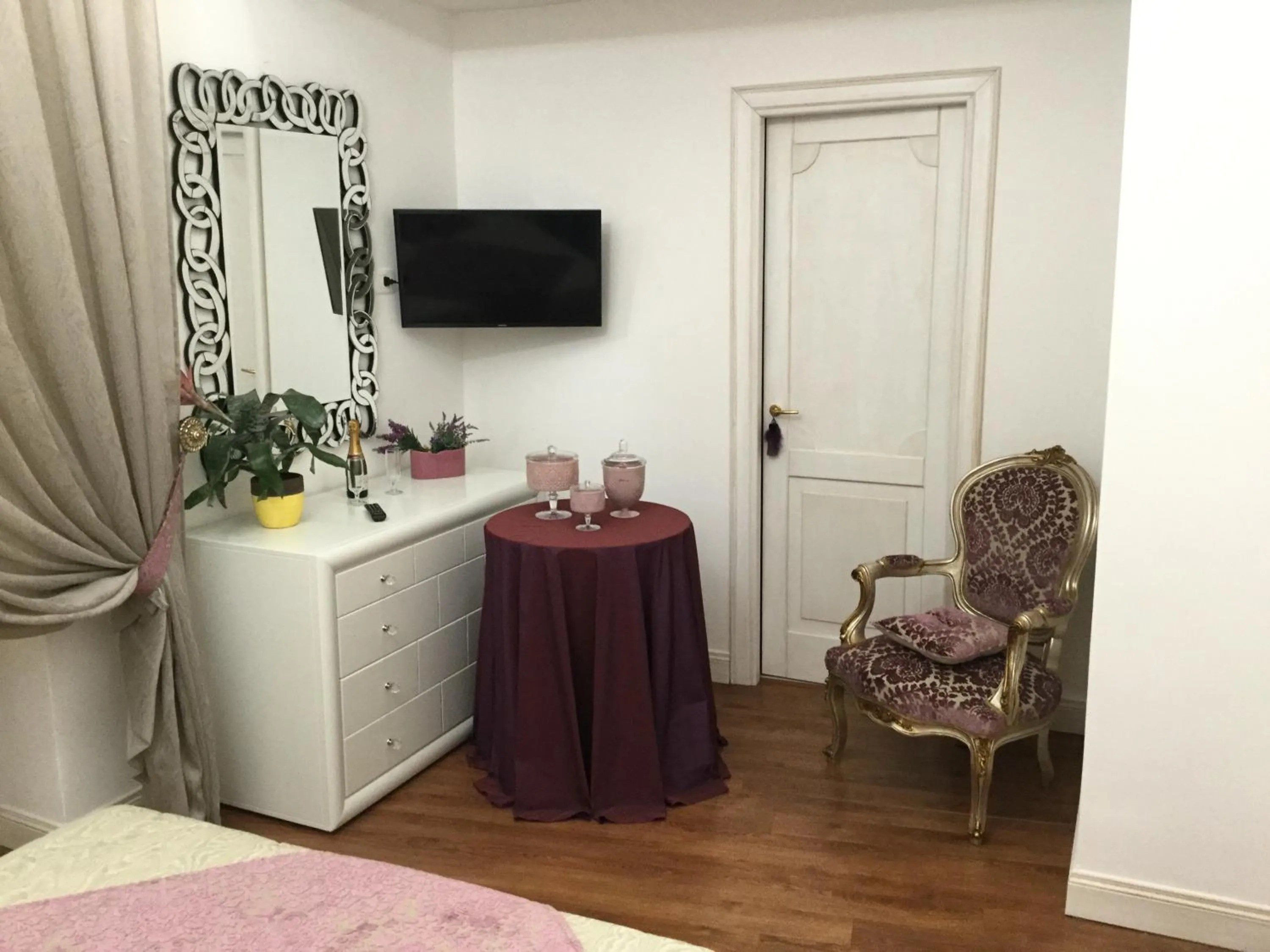 Decorative detail in B&B Palazzo del Teatro