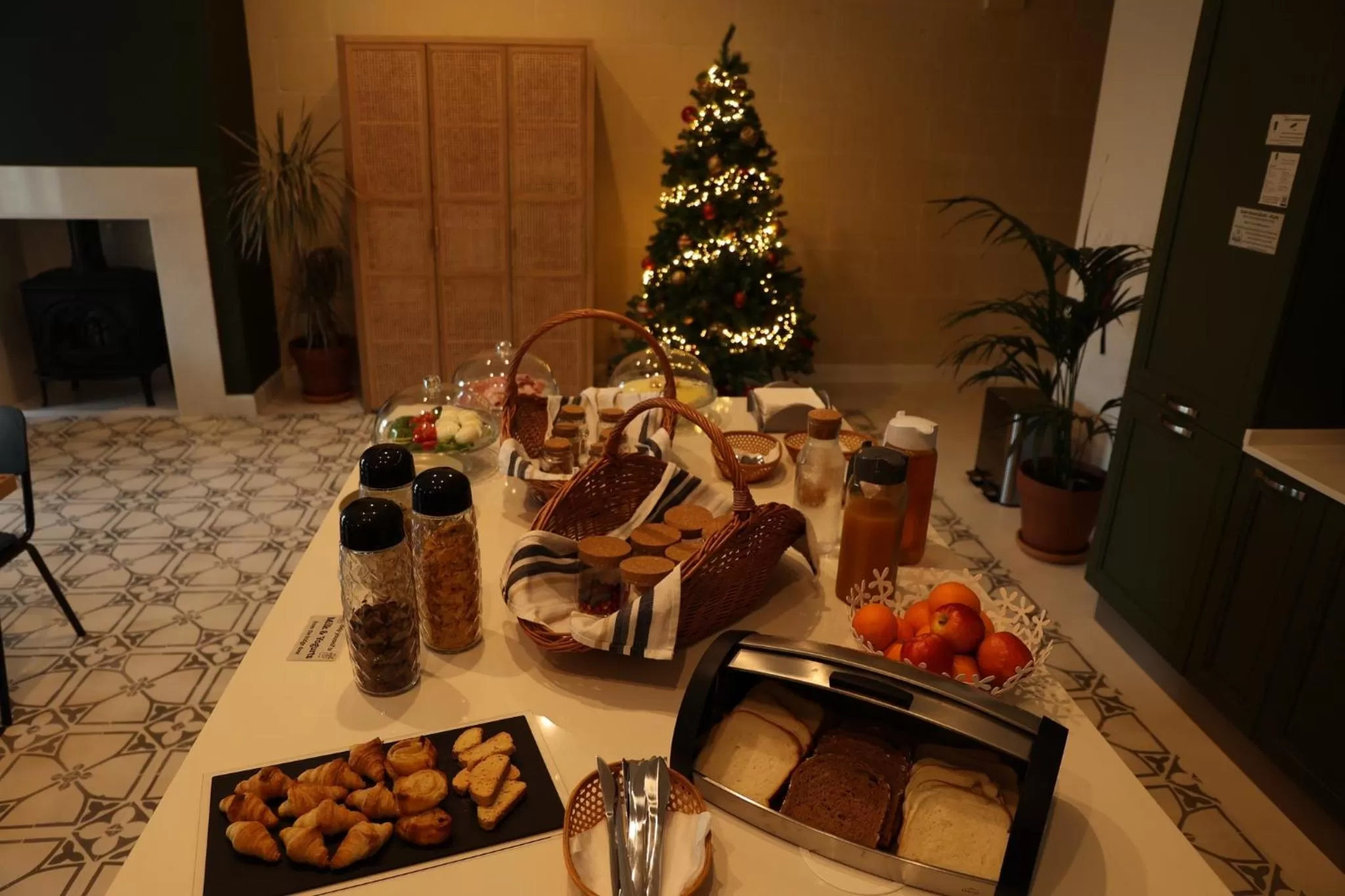 Breakfast, Restaurant/Places to Eat in The Carob Tree