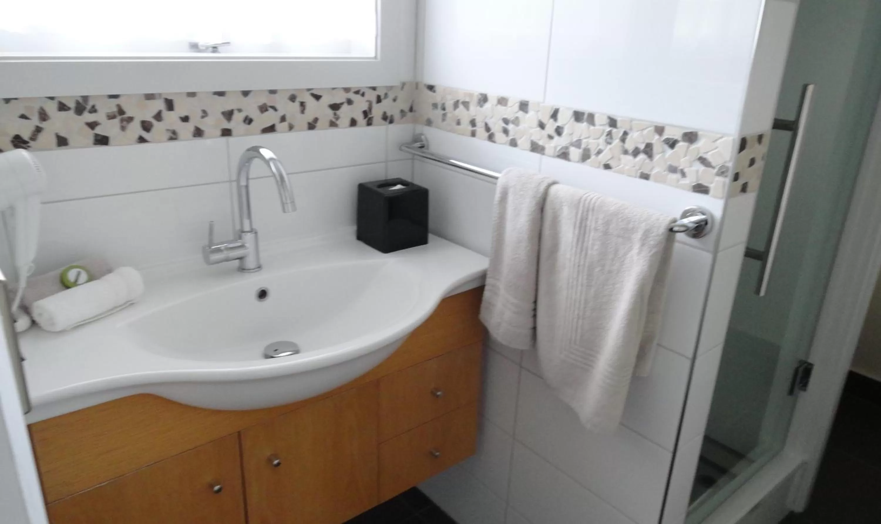 Bathroom in Aarburg Airport Motel