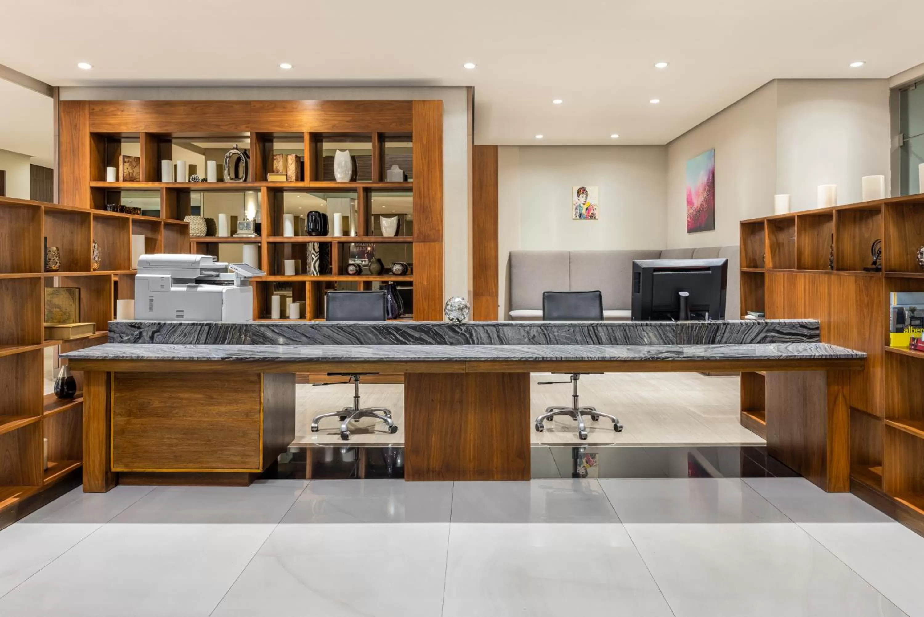 Business facilities in Crowne Plaza Airport by IHG