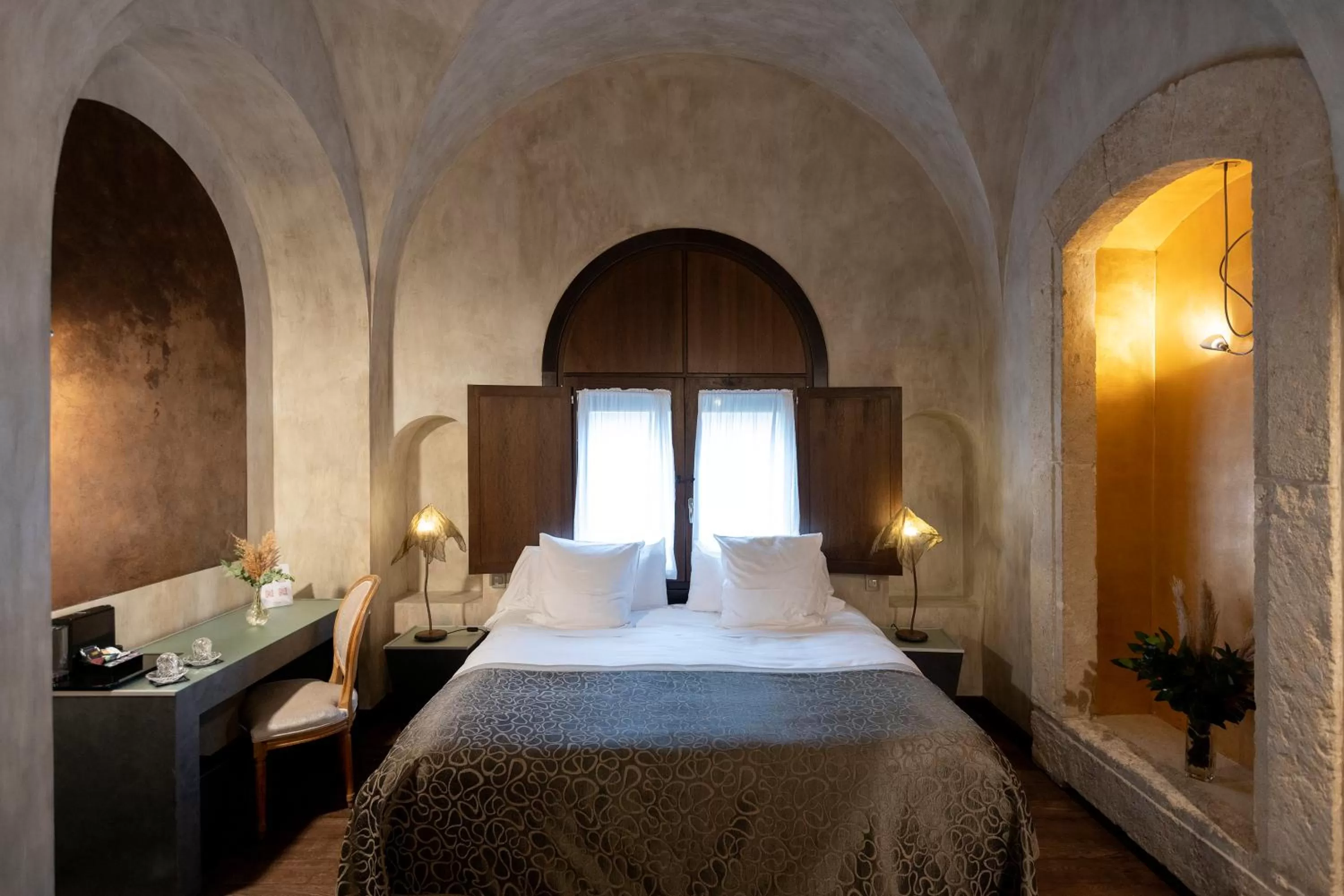 Bed in Hospes Palacio del Bailio, a Member of Design Hotels