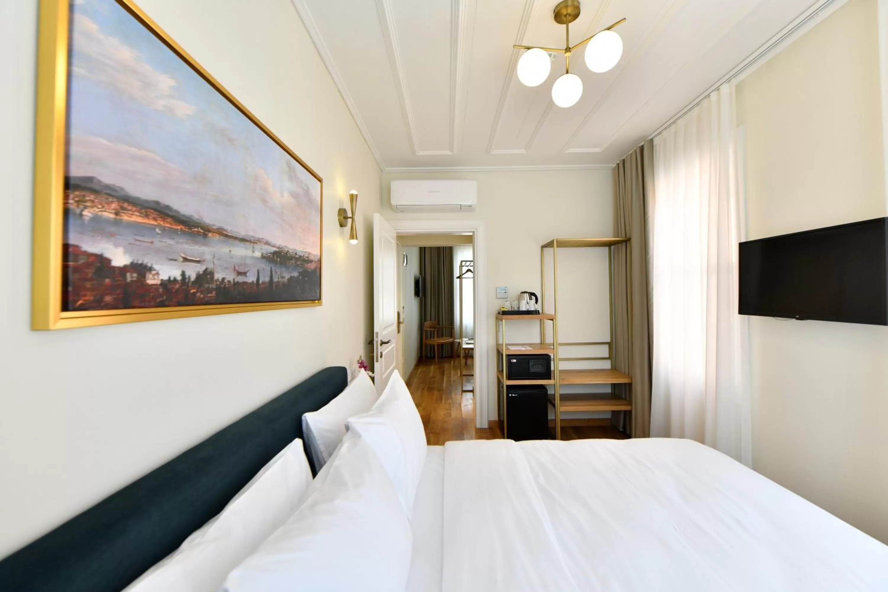 Photo of the whole room in Agras Istanbul